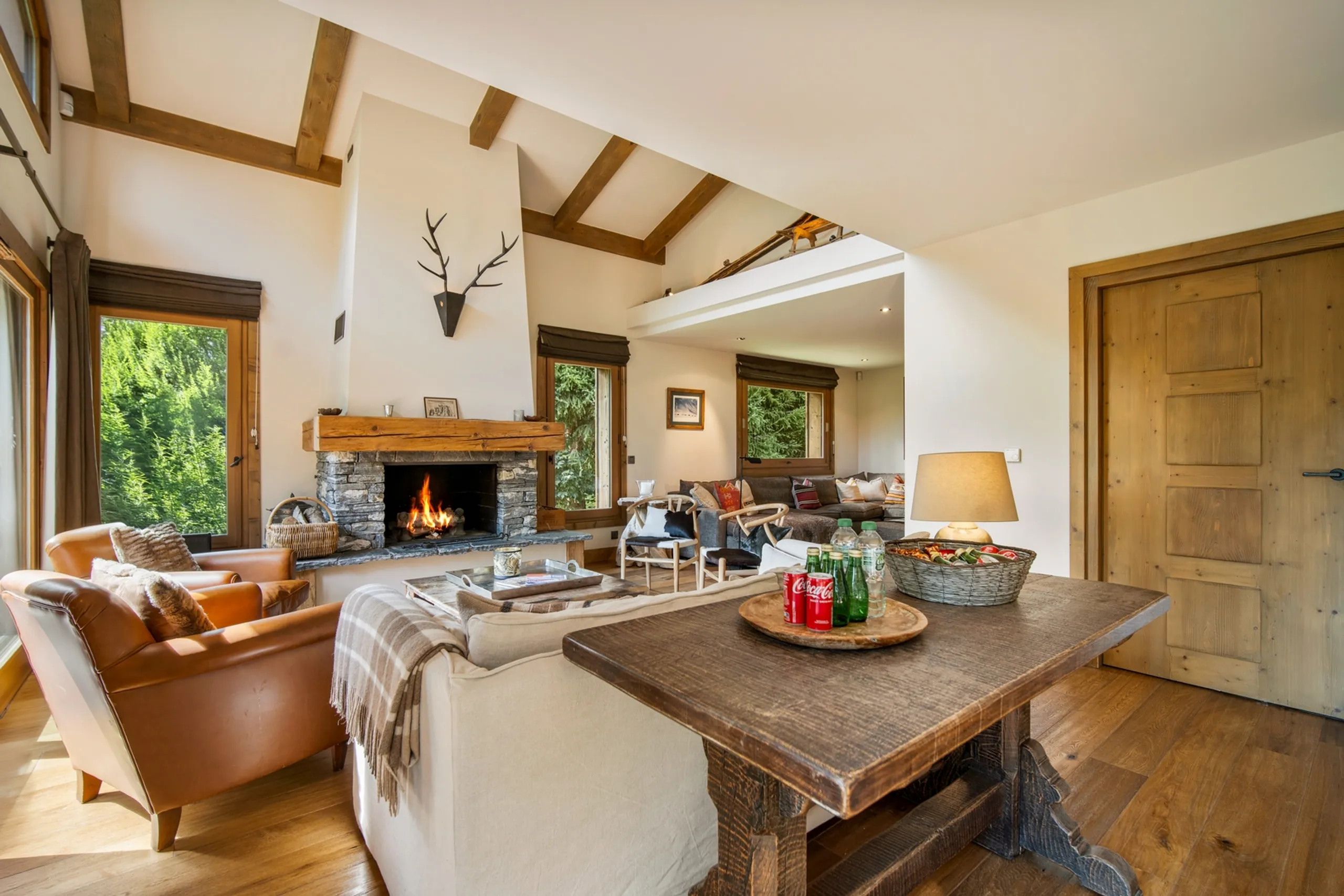 7BR Luxury Chalet with Hammam and Cinema in Megève — photograph 12