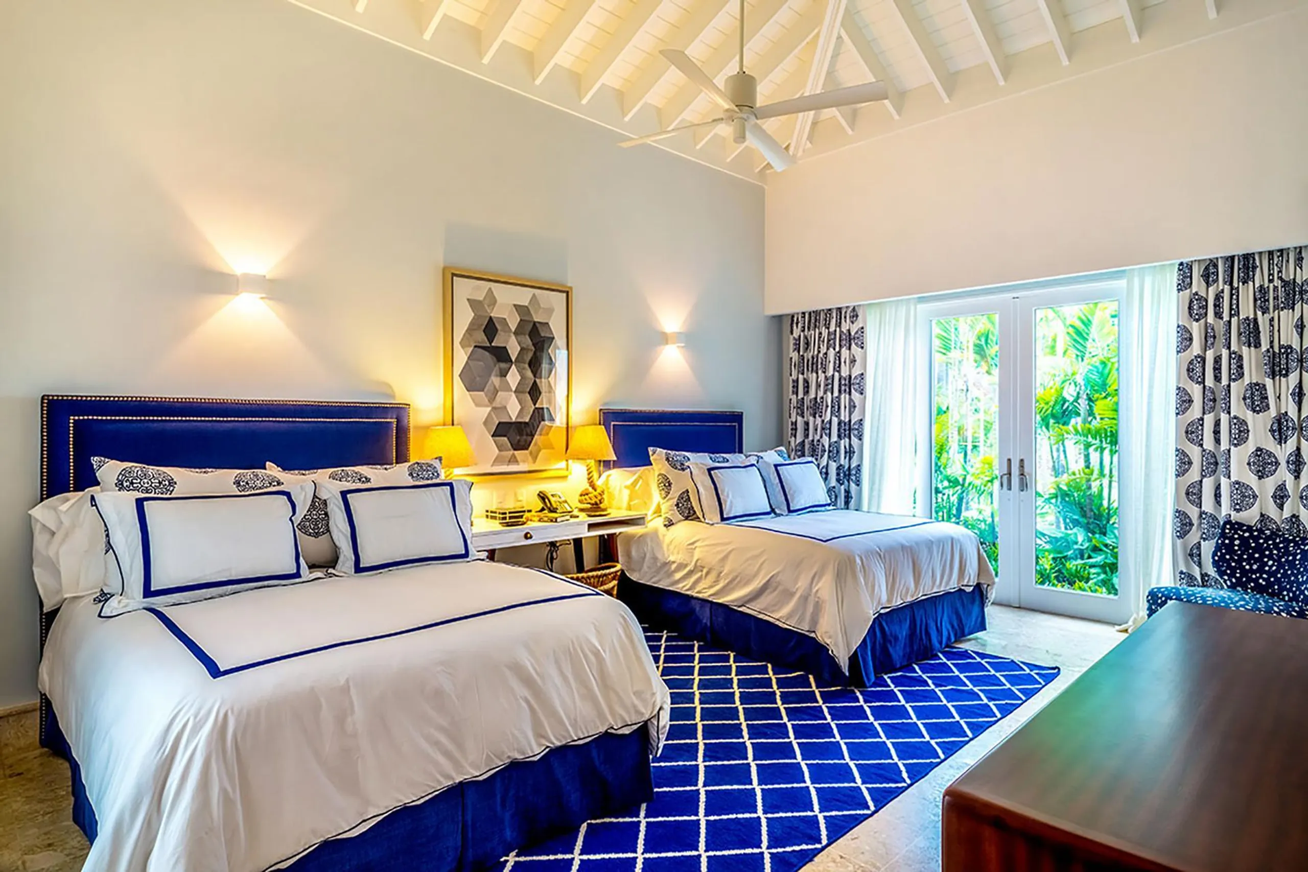 Prestige 7BR Oasis with Private Pool and Golf Views — photograph 12