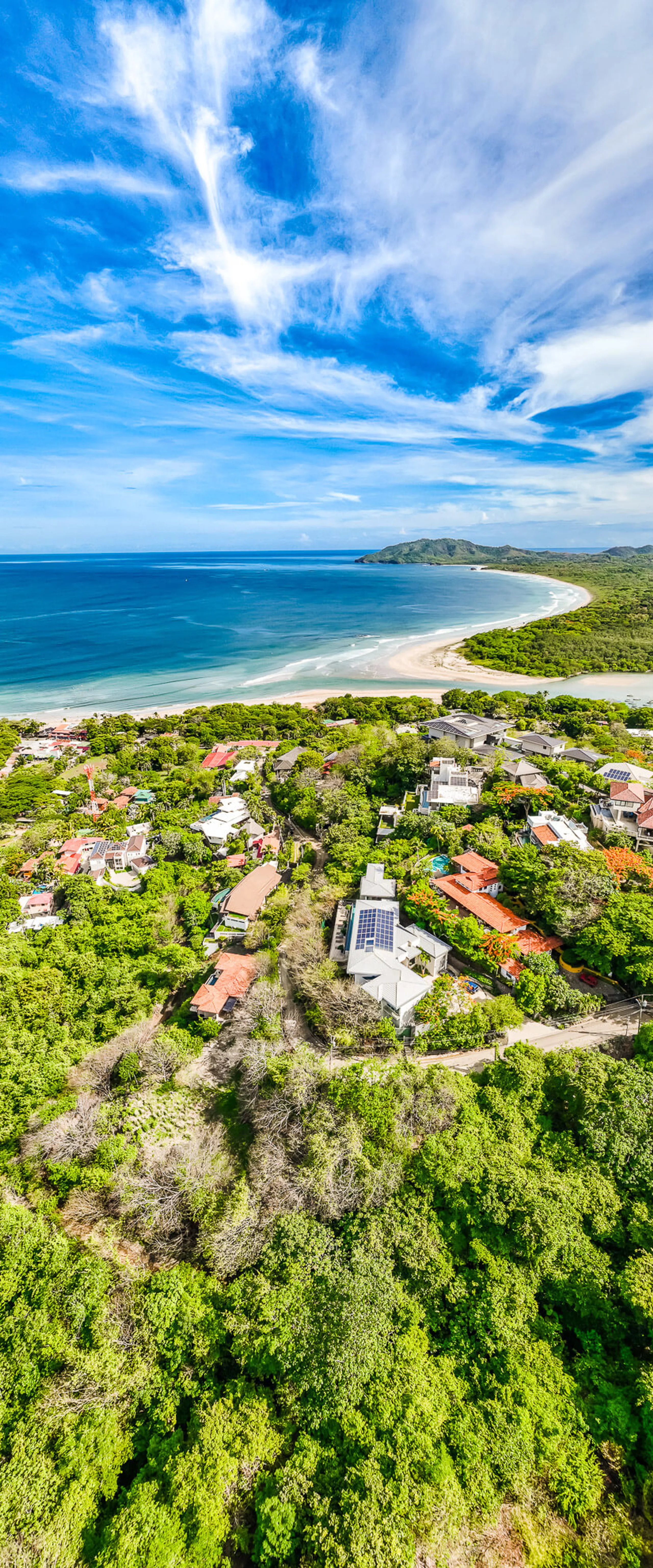 Sprawling 15 Bedroom Estate with Two Pools, and Ocean Views — photograph 7