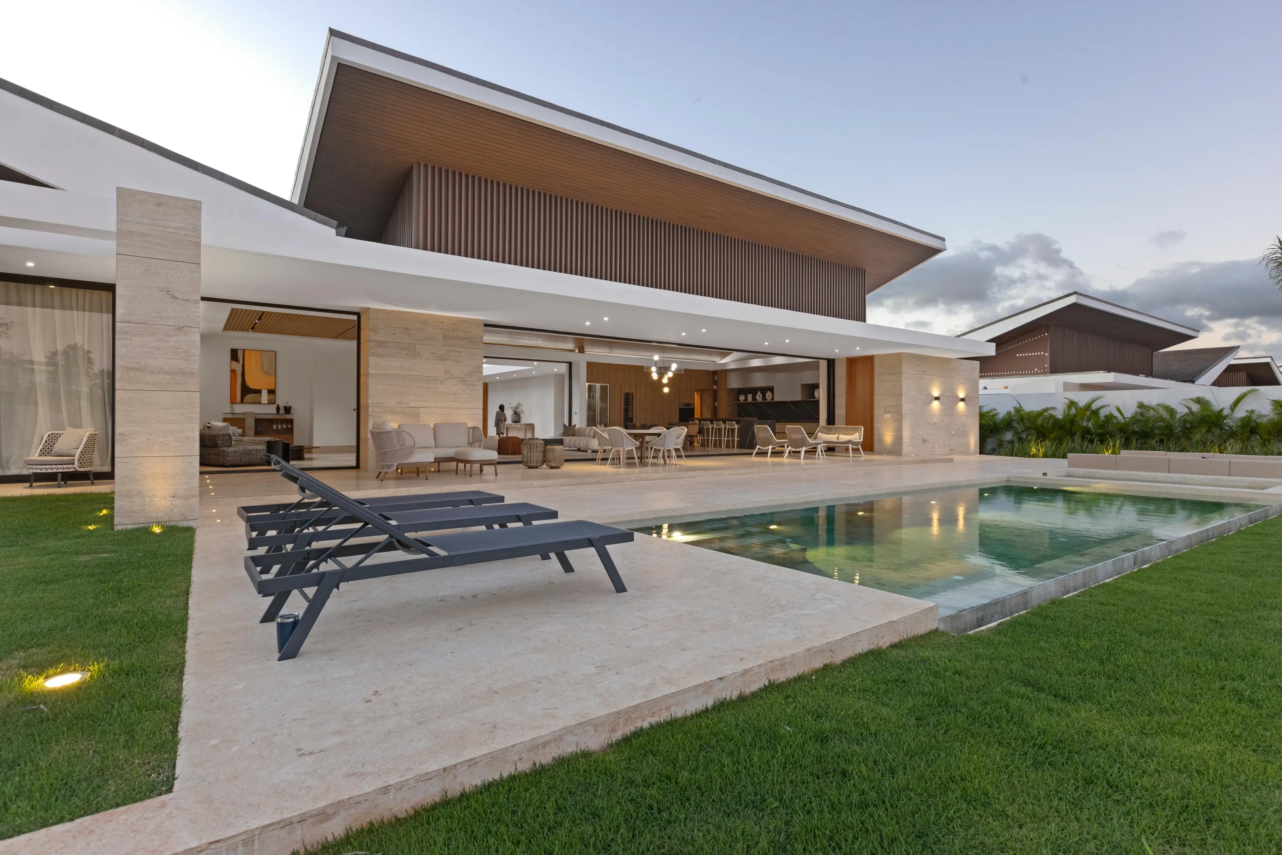 Superb Villa with Pool, Jacuzzi and Firepit, Casa de Campo