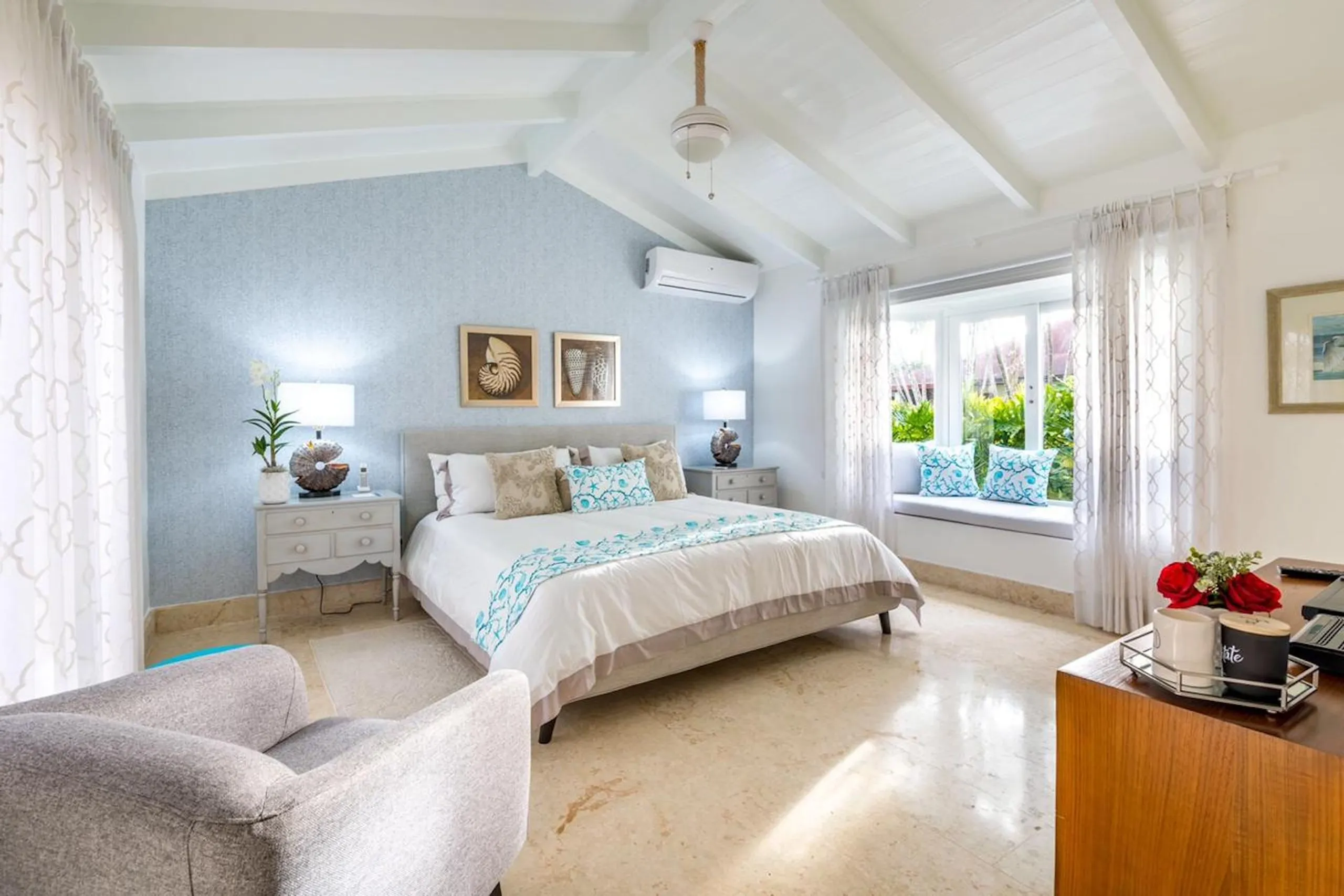 Deluxe Relaxation in Casa de Campo with Secluded Pool, Jacuzzi and Golf Course Nearby — photograph 10