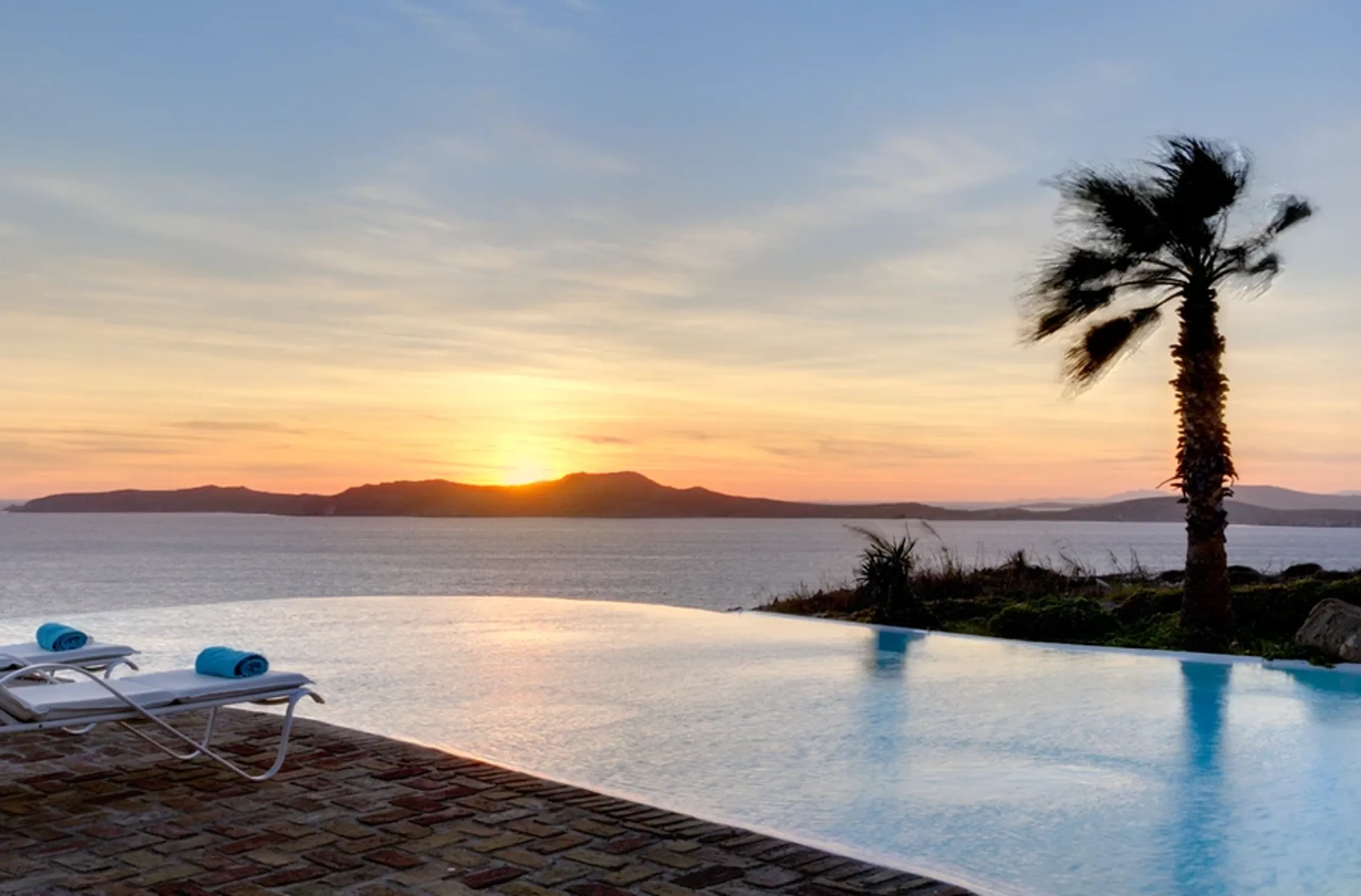 Luxury Villa Rental in Mykonos with Infinity Pool and Mesmerizing Sea Views — photograph 9