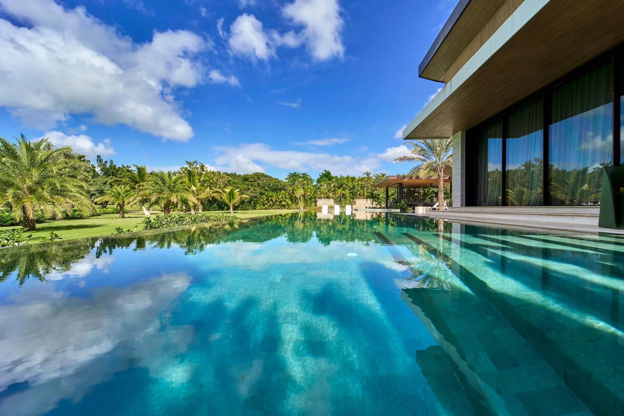Pristine Palm West Villa with Luxury Amenities, La Romana