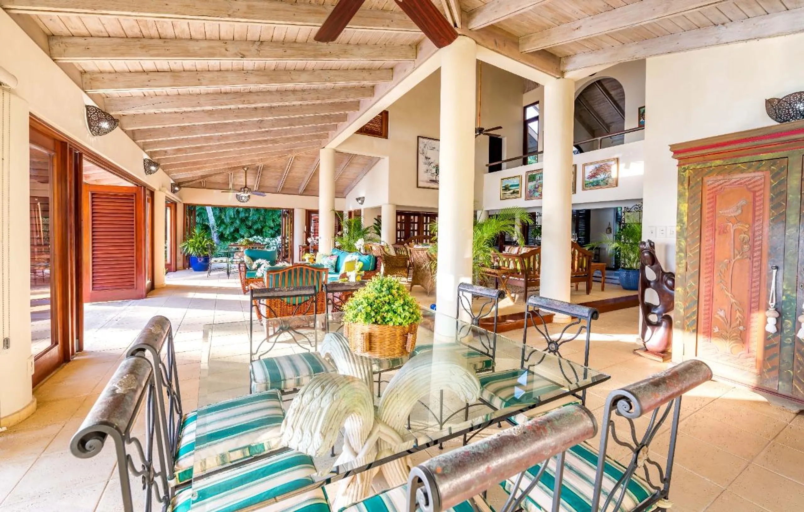 Majestic Villa with Pool and Stunning Ocean Views — photograph 6