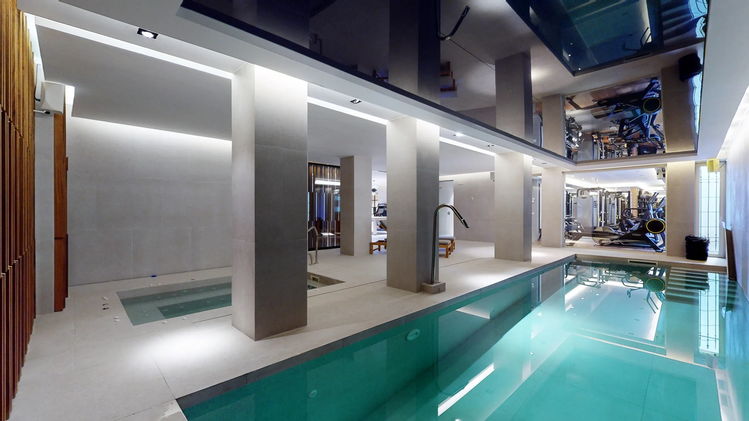 Captivating European Styled 3-Story Villa in Madrid's Exclusive Neighborhood — photograph 5