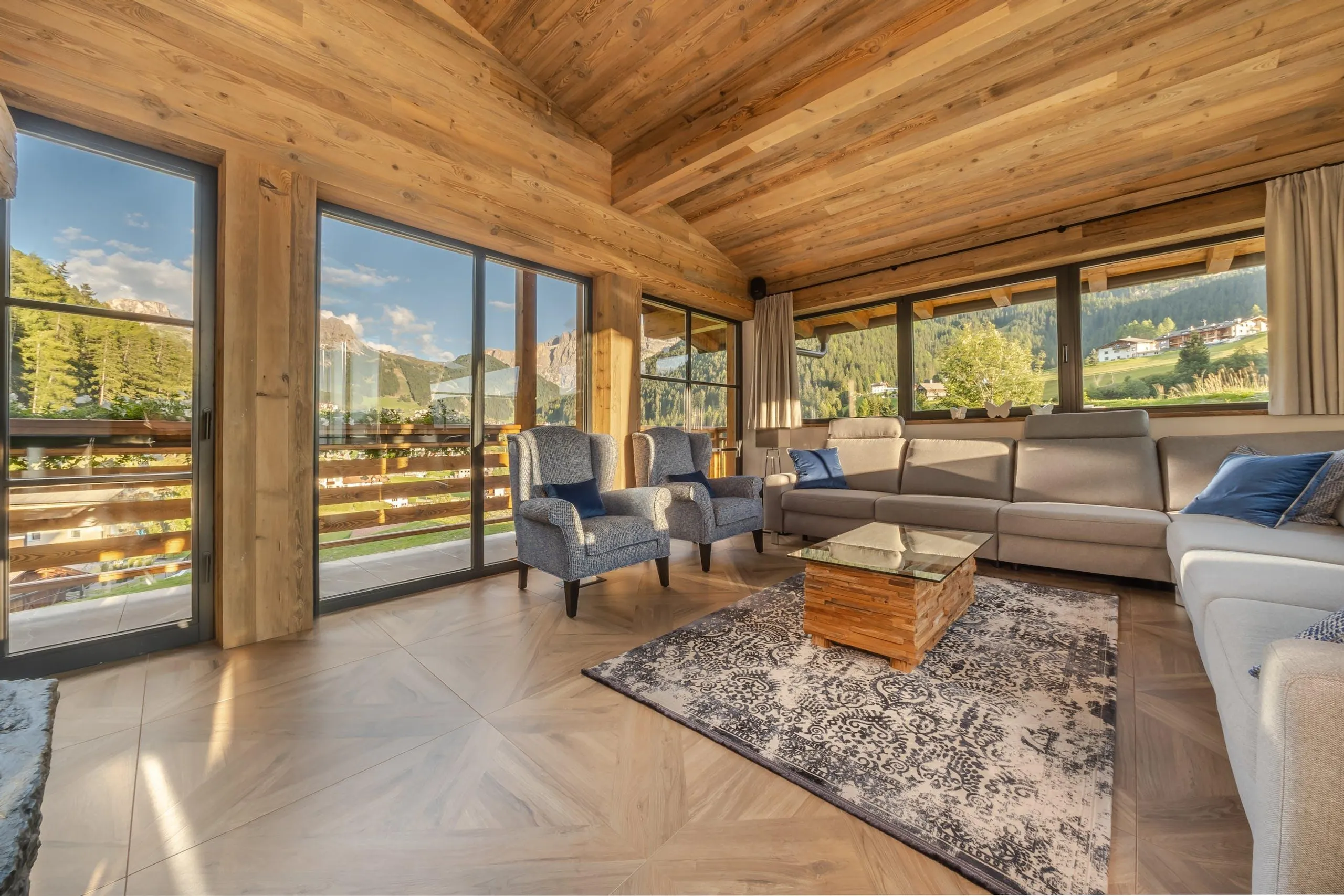 Majestic Chalet in Alps with Private Pool and Dolomite Views — photograph 7