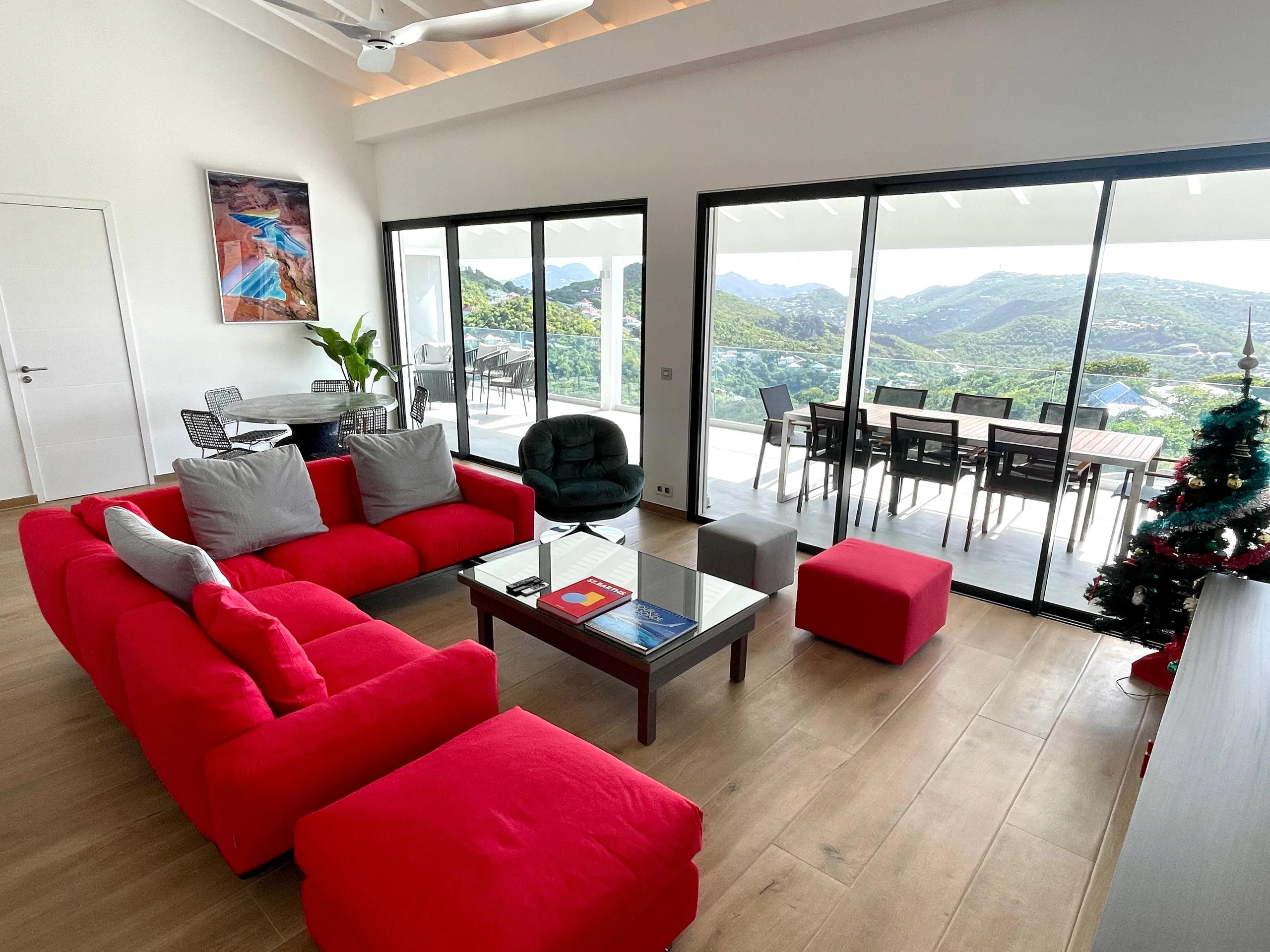 Contemporary View Estate with Private Pool and Gorgeous Views — photograph 7