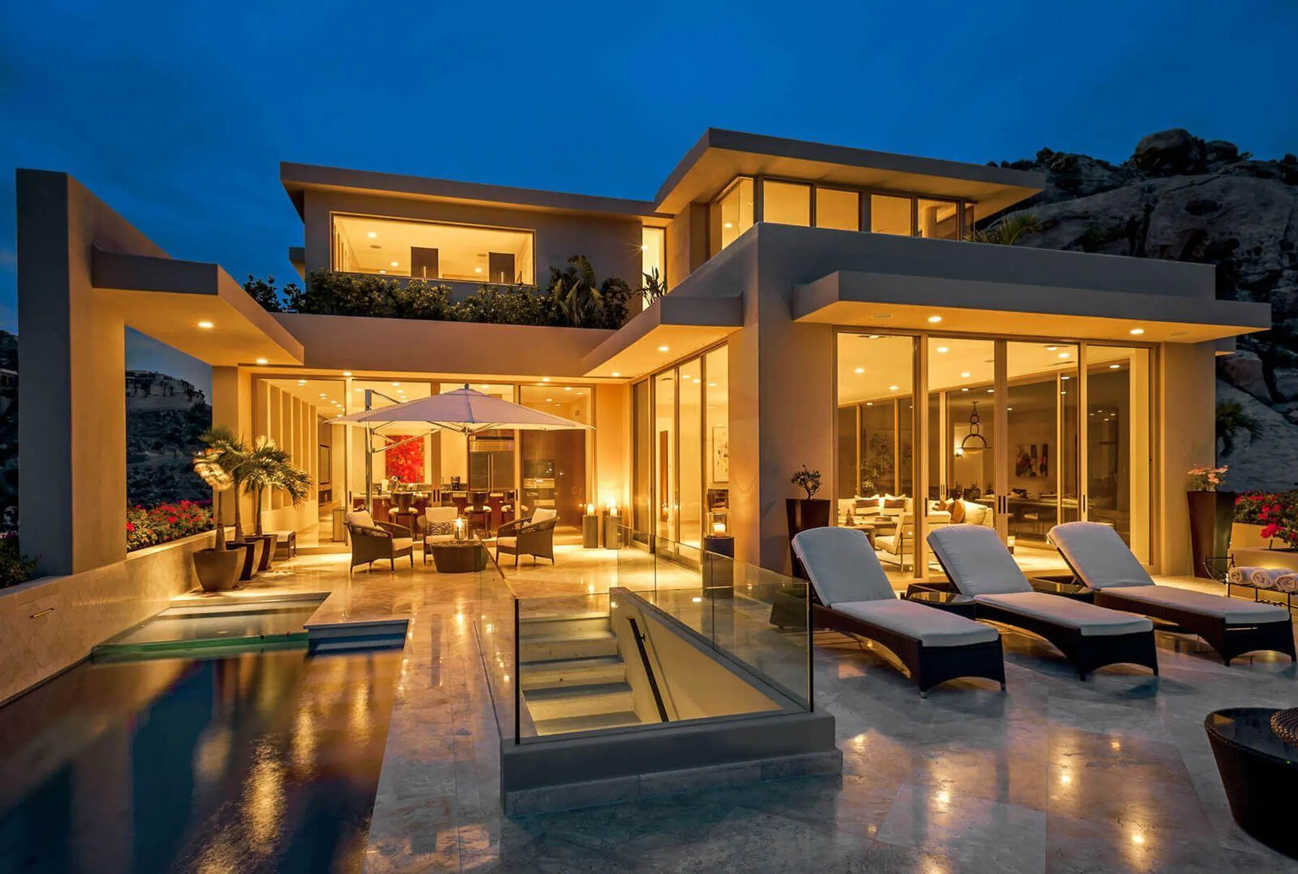 Modern Pedregal Luxe Retreat with Private Pool and Sweeping Views — photograph 6