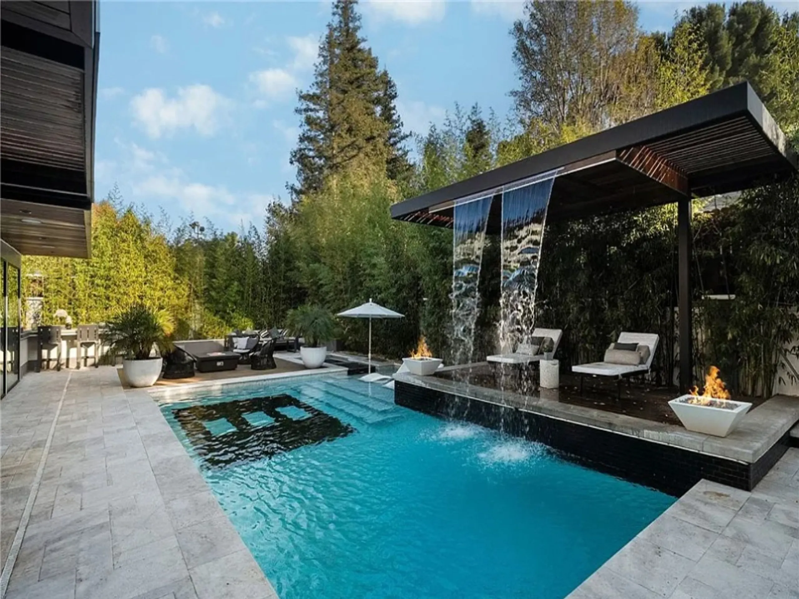 Elegant Studio City Estate with Saltwater Pool, Spa & Mountain Views — photograph 3