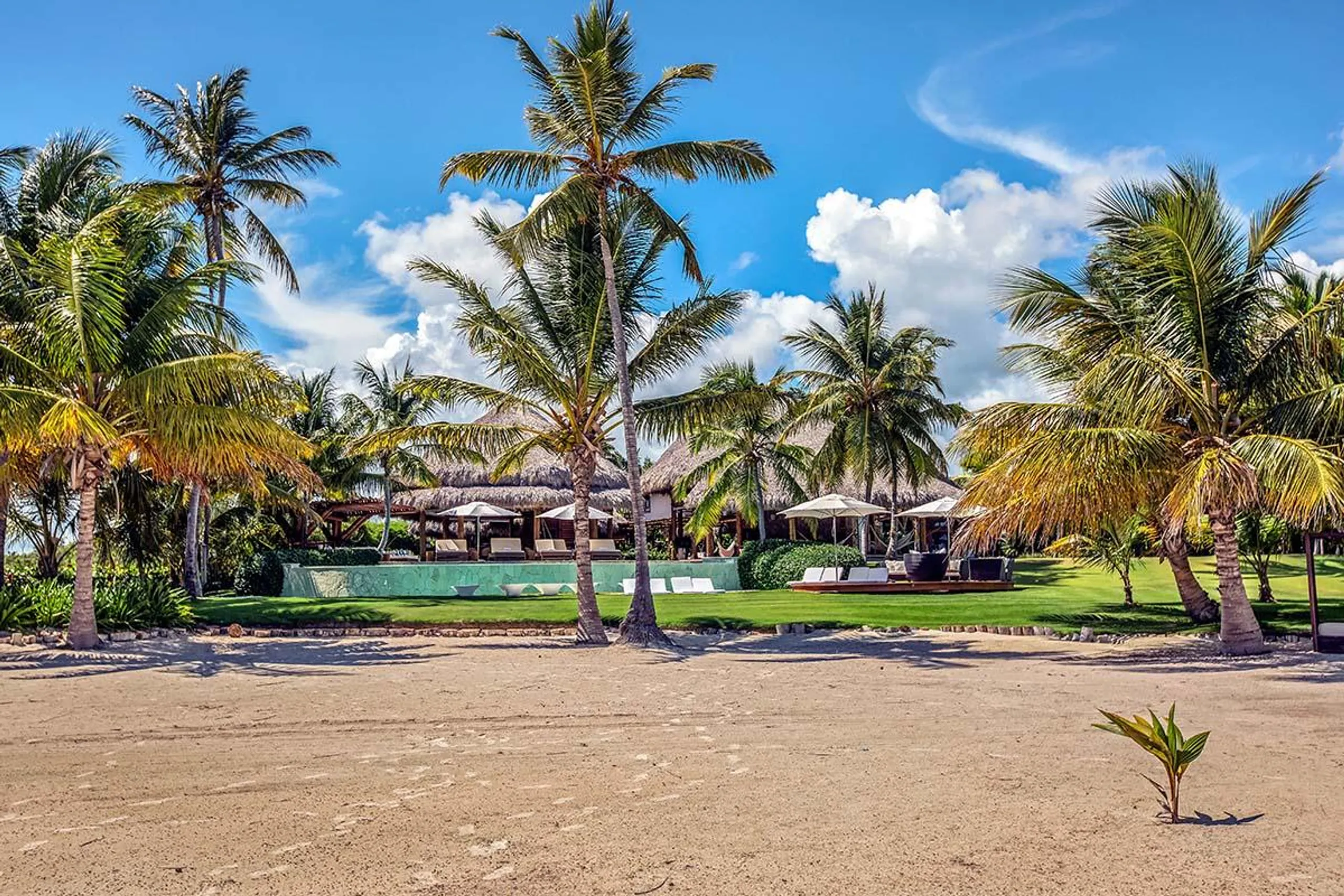 Ocean Front Punta Cana Villa with Private Pool and Walks to Beach — photograph 4