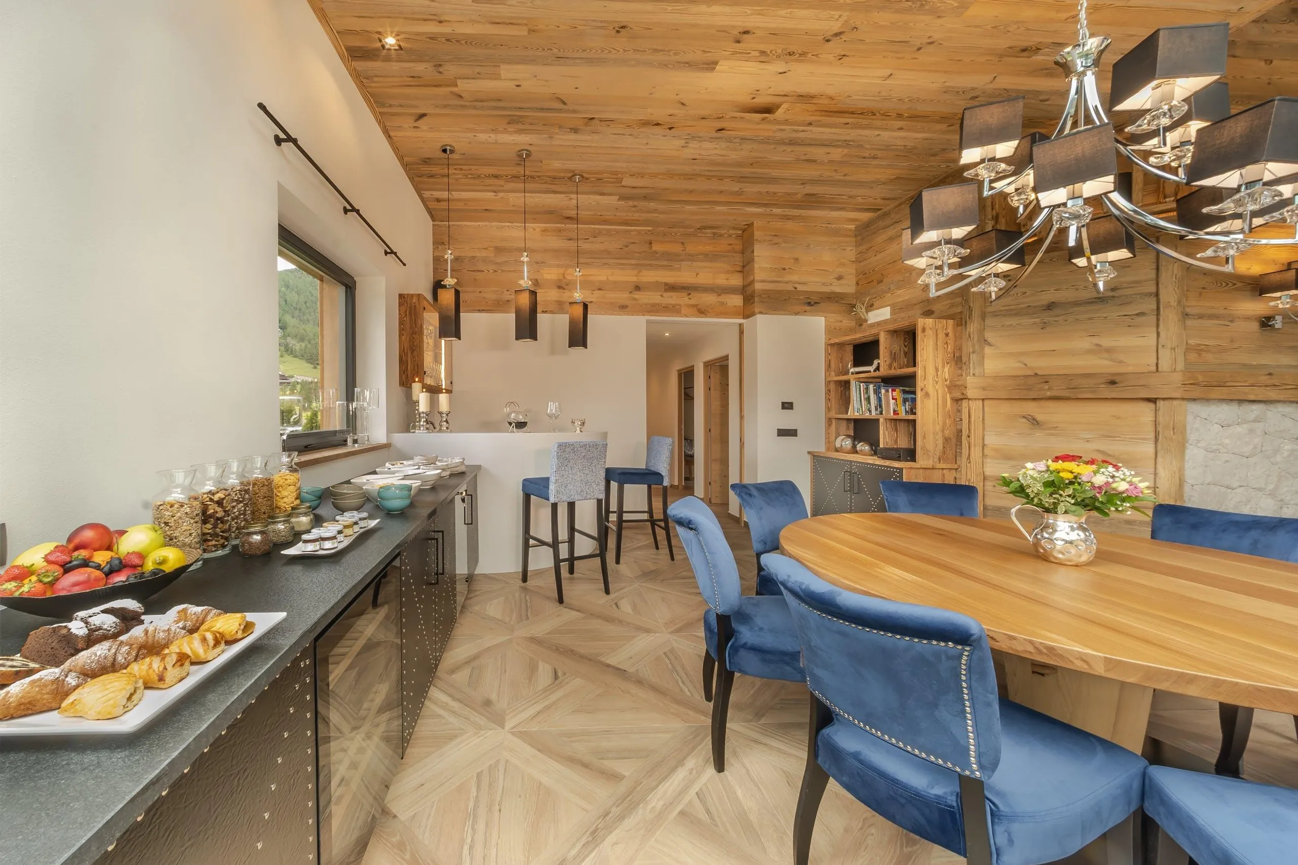 Majestic Chalet in Alps with Private Pool and Dolomite Views — photograph 10