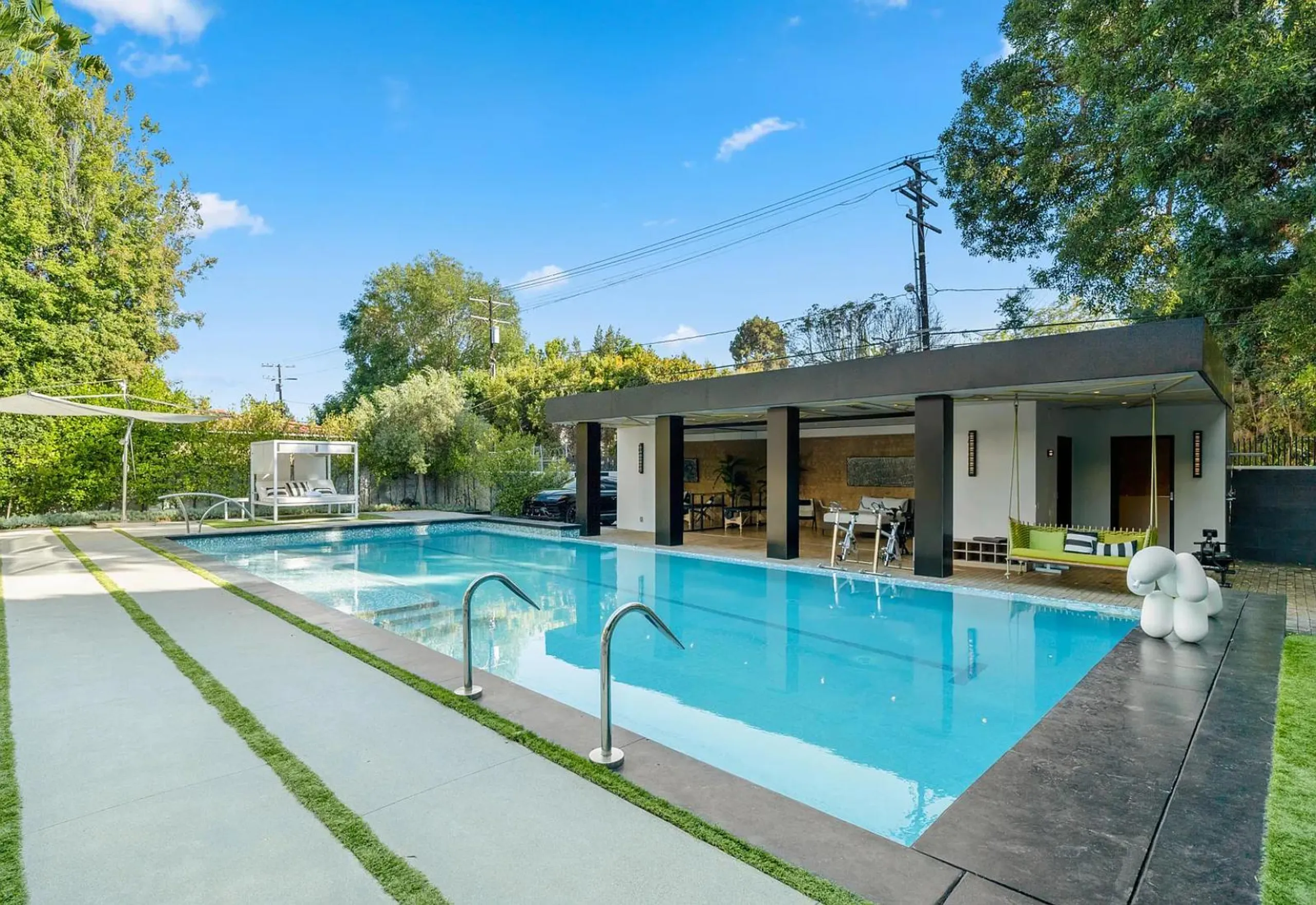 Modern Beverly Hills Villa with Private Pool — photograph 6