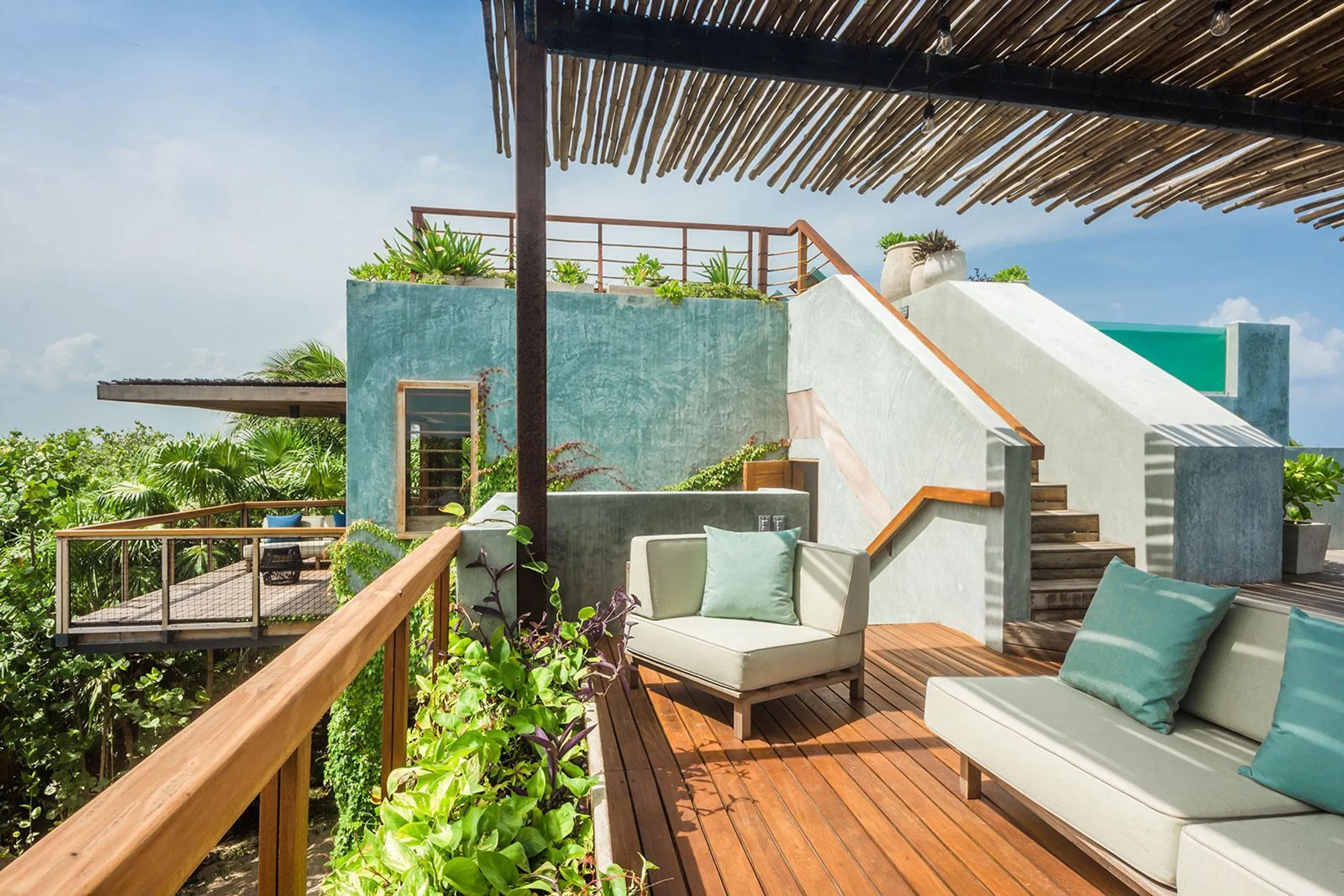 Incredible Oceanfront Villa with Infinity Pool and Sunset Views — photograph 5