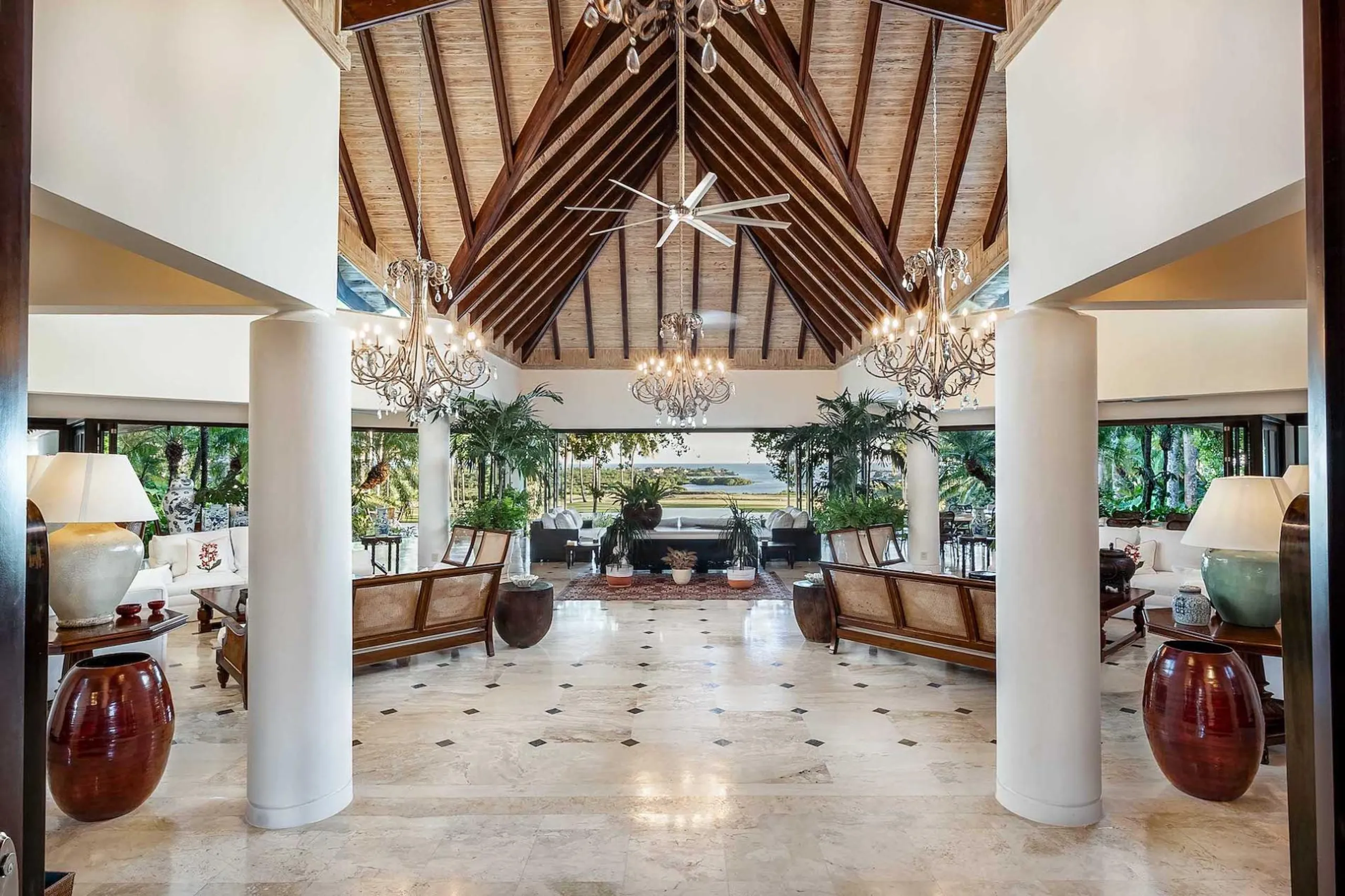 Exquisite 10BR Retreat with Caribbean Sea and Dye Fore Golf Course Views — photograph 5