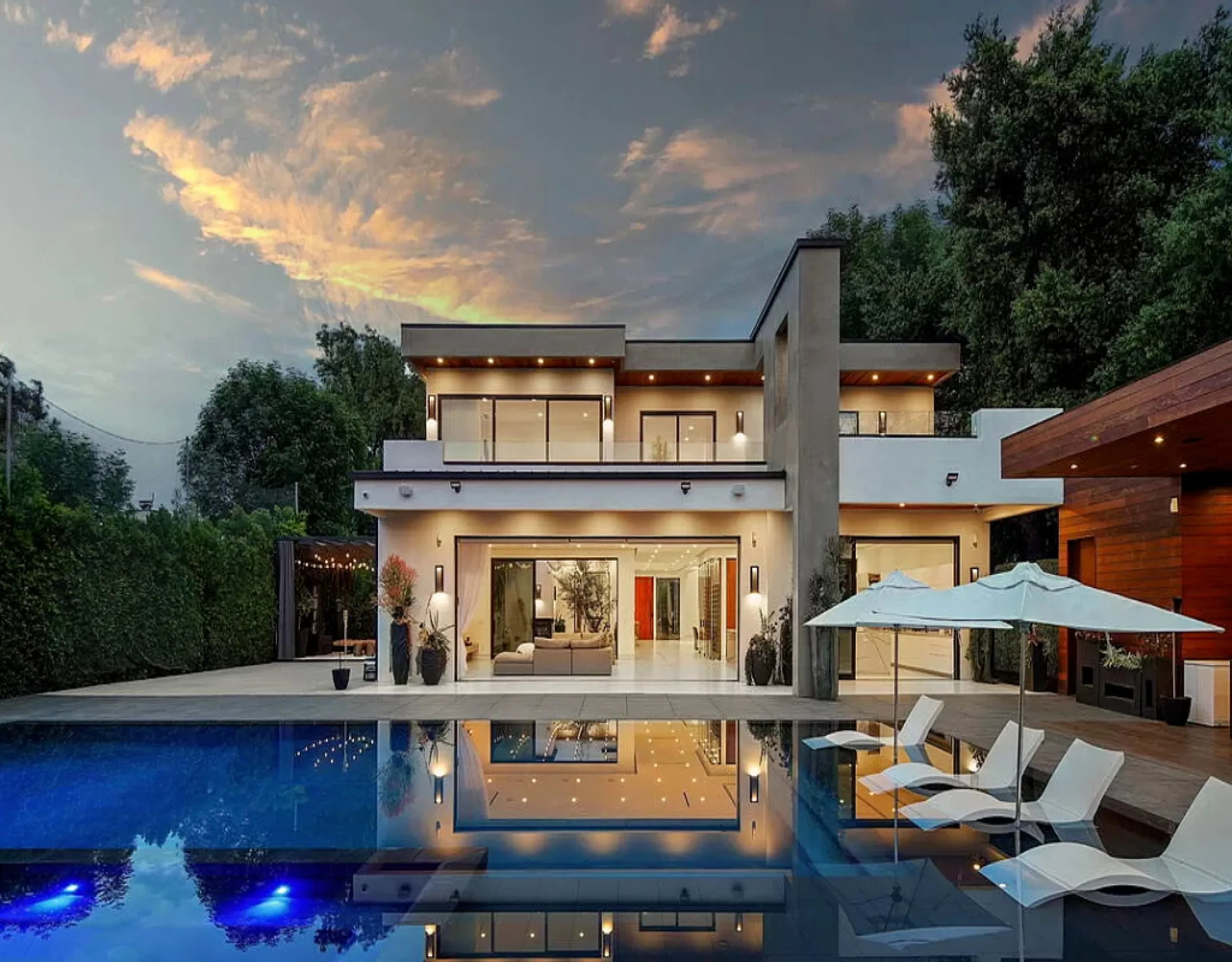 Outstanding Tarzana Estate with Invigorating Pool, Los Angeles