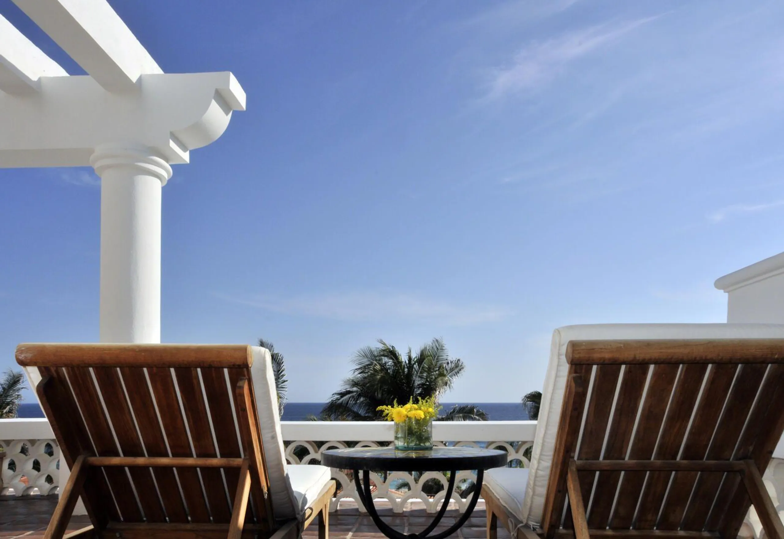 Villas Del Mar Palmilla Luxury Villa with Private Pool and Ocean Views — photograph 3