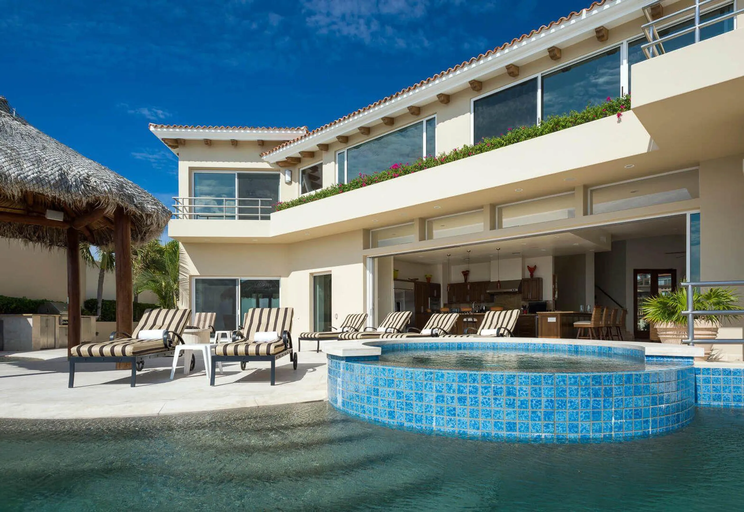 Infinity Pool Estate Overlooking the Sea of Cortez — photograph 6