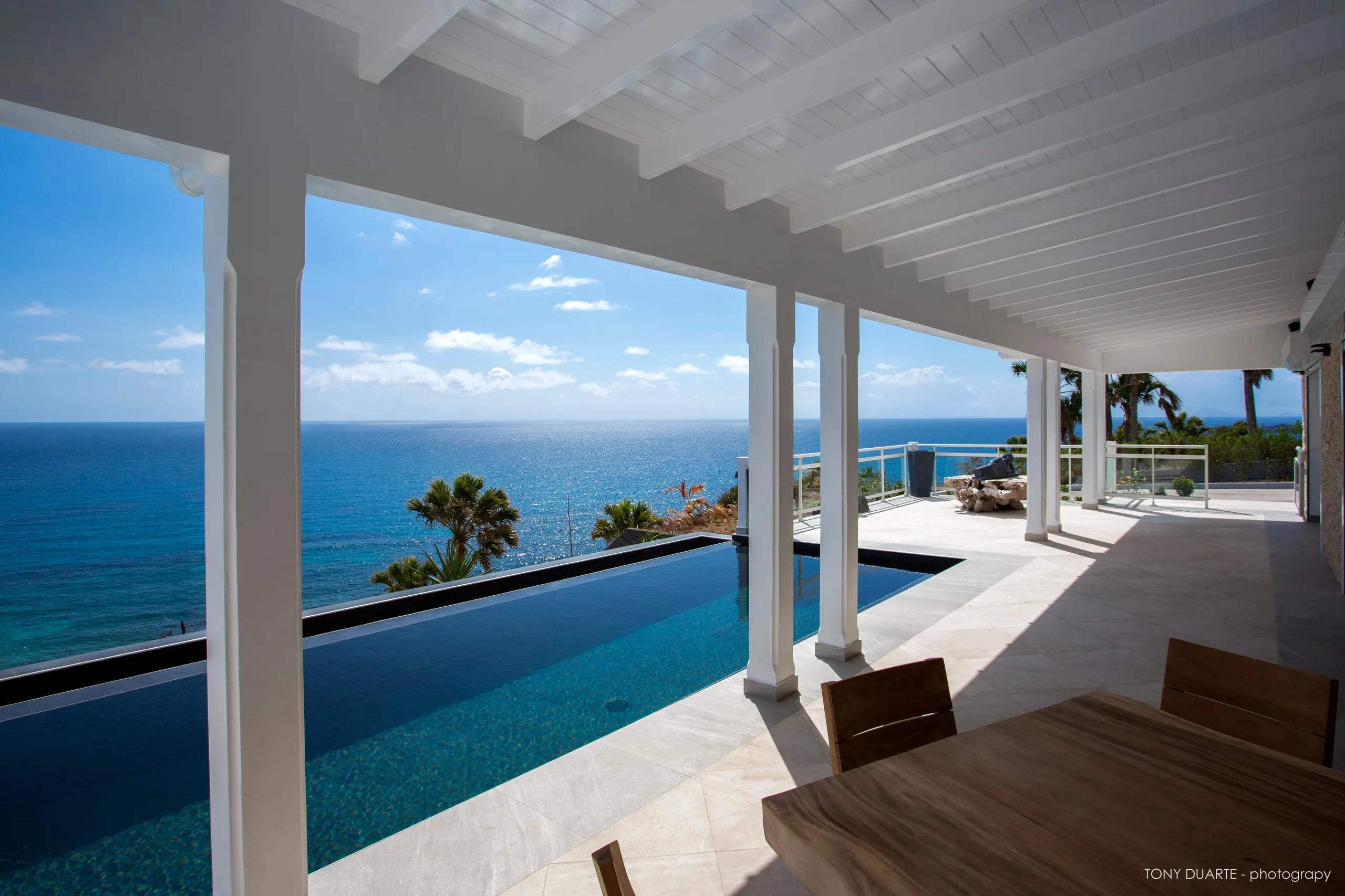 Majestic Oceanfront Villa with Private Pool and Fitness Room, Toiny