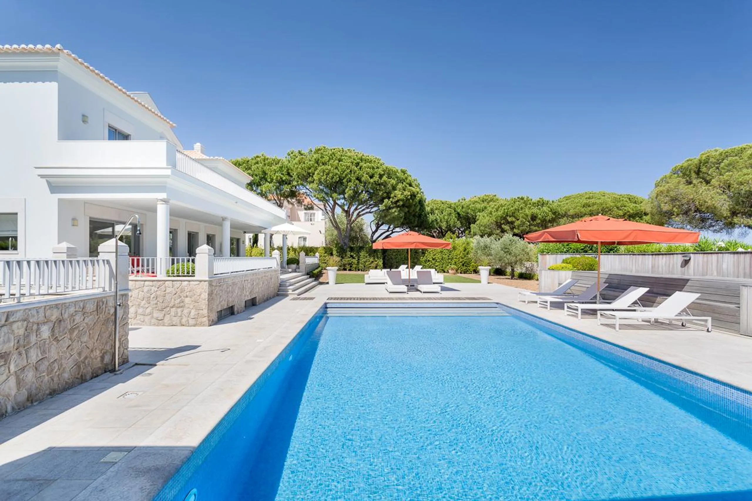 First-class Villa in Quinta do Lago with Private Pool, Jacuzzi and Beaches Nearby — photograph 5