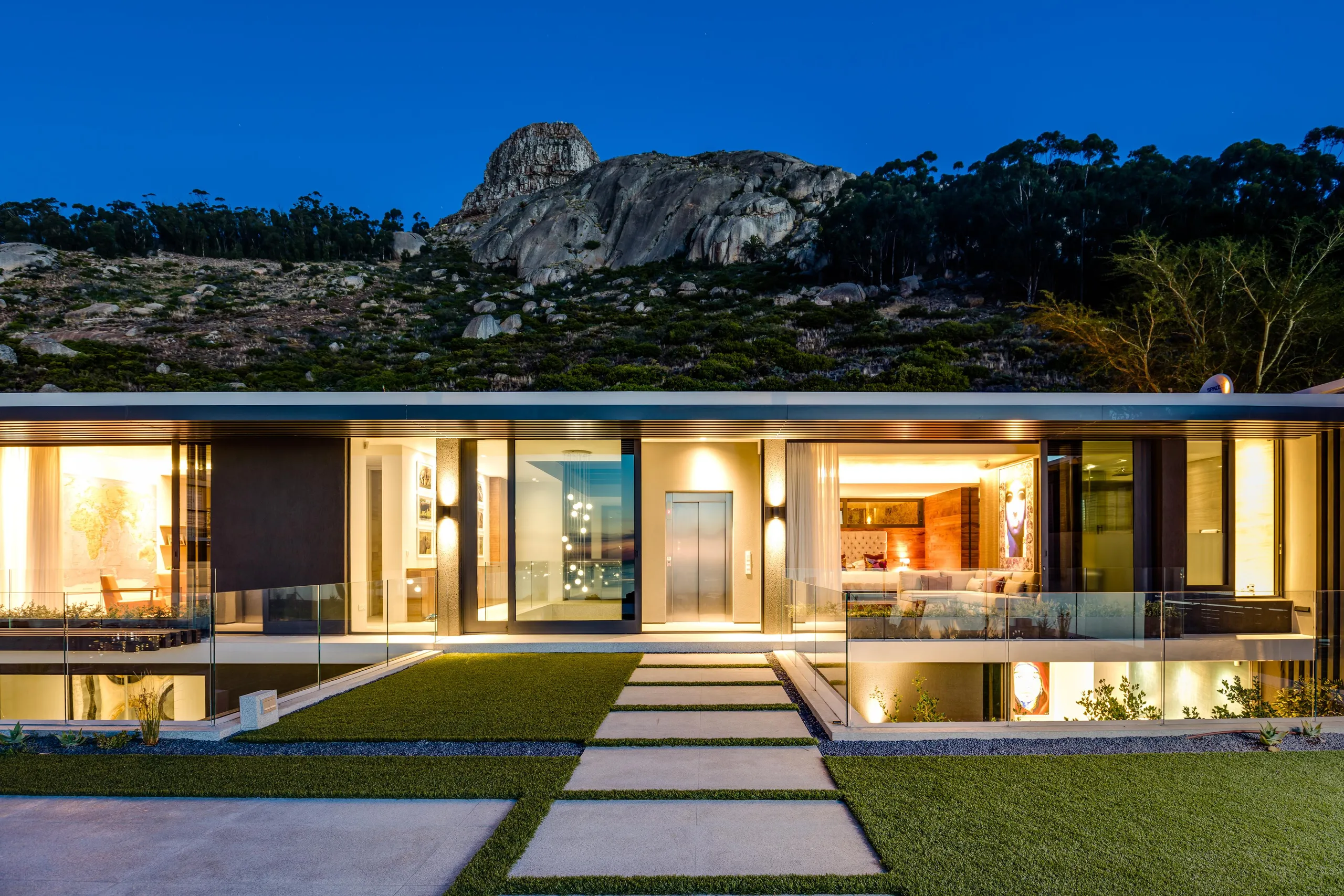 Ultra Modern Villa with Private Pool and Panoramic Ocean Views — photograph 5