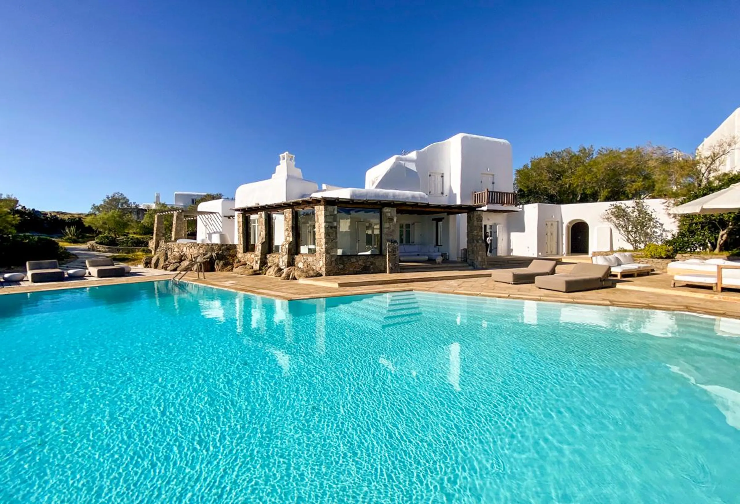 Lavish Cycladic Villa with Pool and Overlooking Mykonos View, Thira