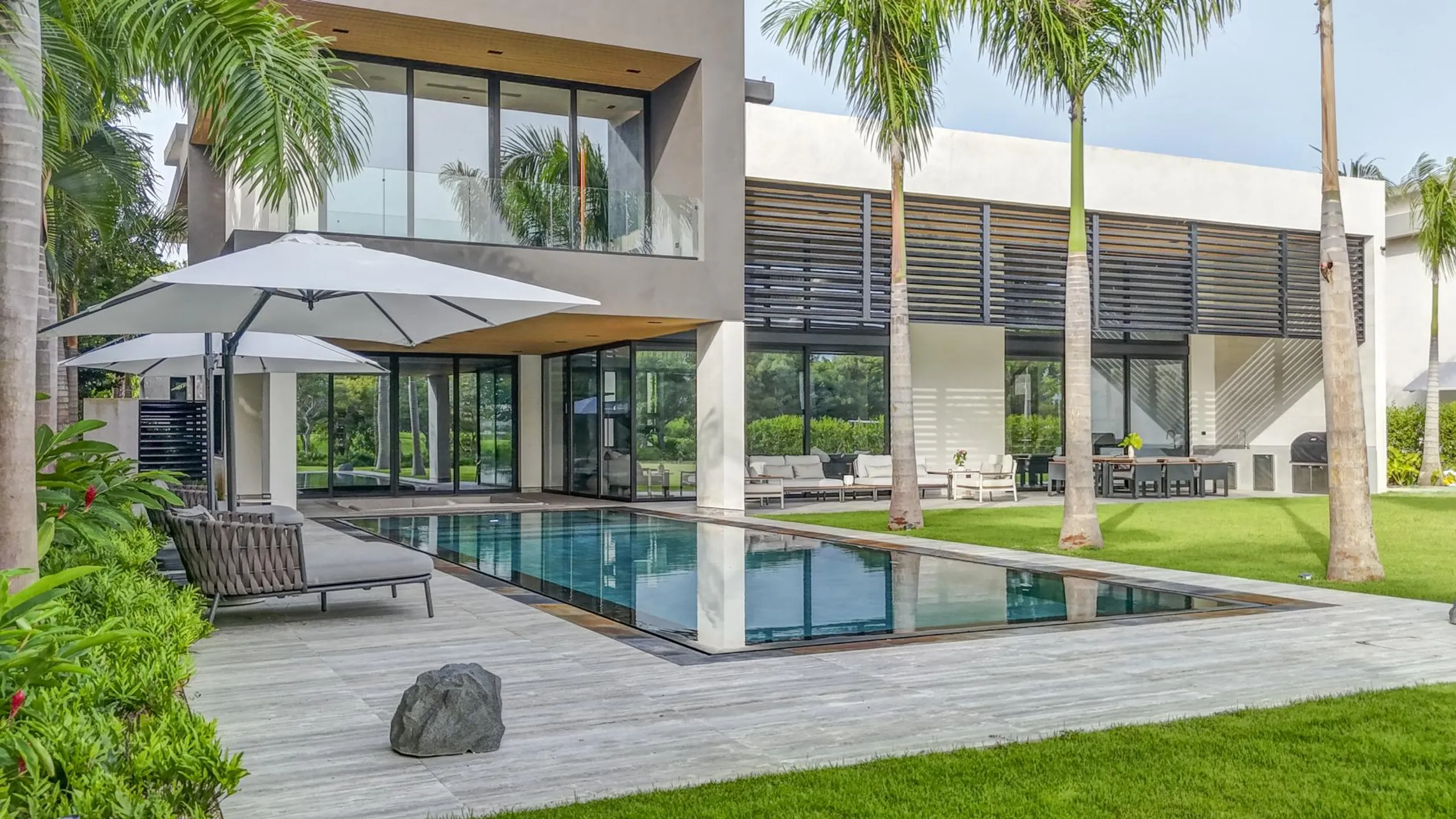 Stylish Modern Villa with Private Pool and Golf Views, Punta Cana
