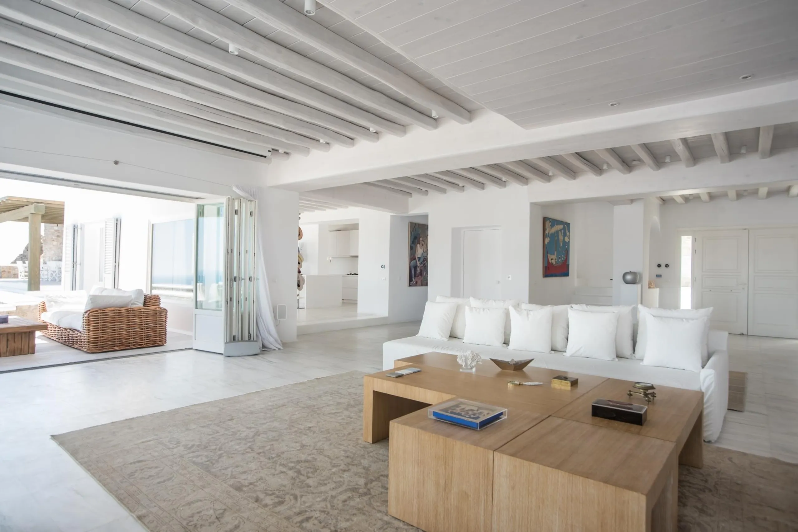 Palatial Mykonos Estate with with Invigorating Pool and Dining Al-Fresco — photograph 10