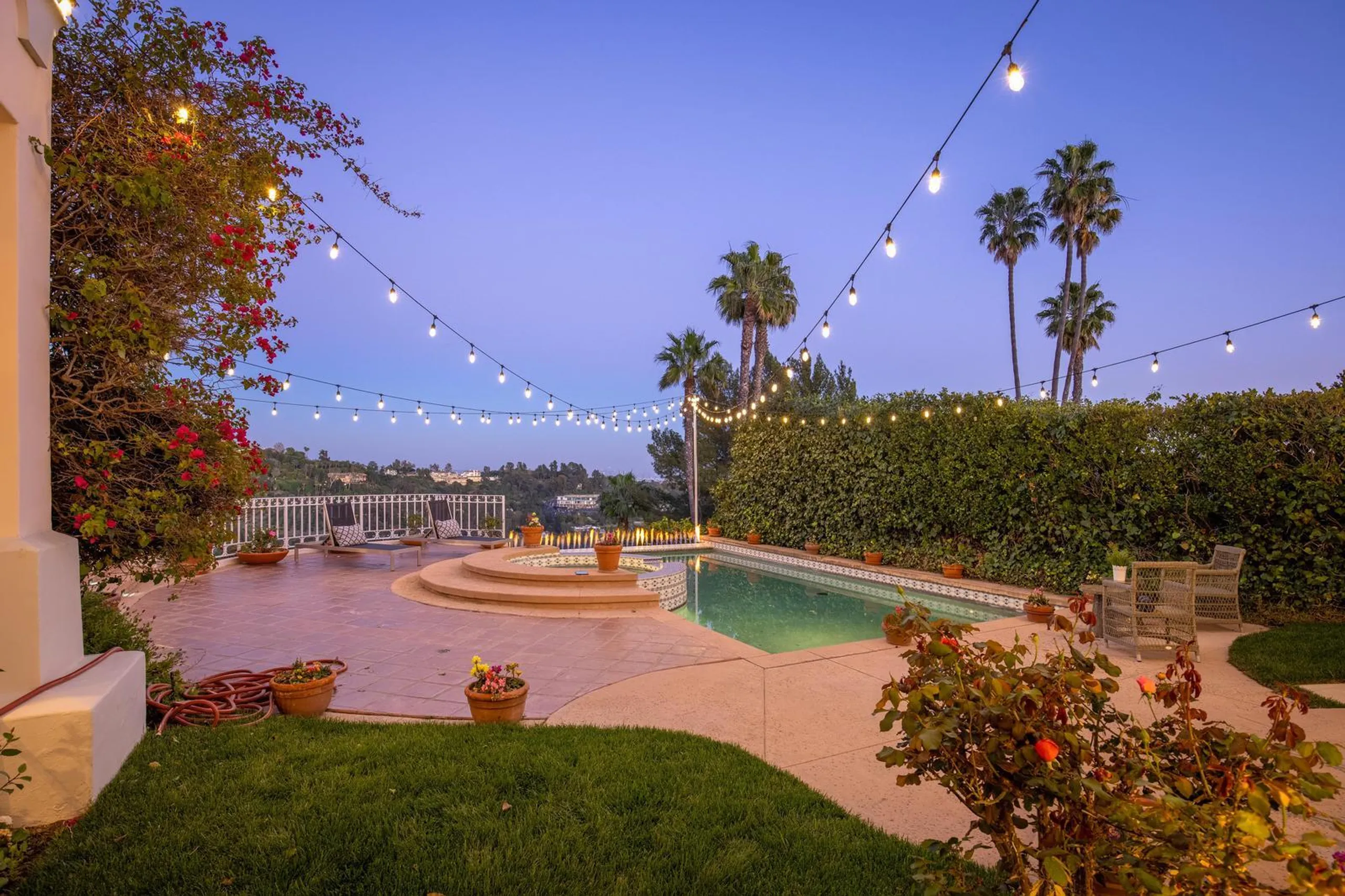 Bel Air Classic Luxury Estate with Private Pool and Stunning Views — photograph 3