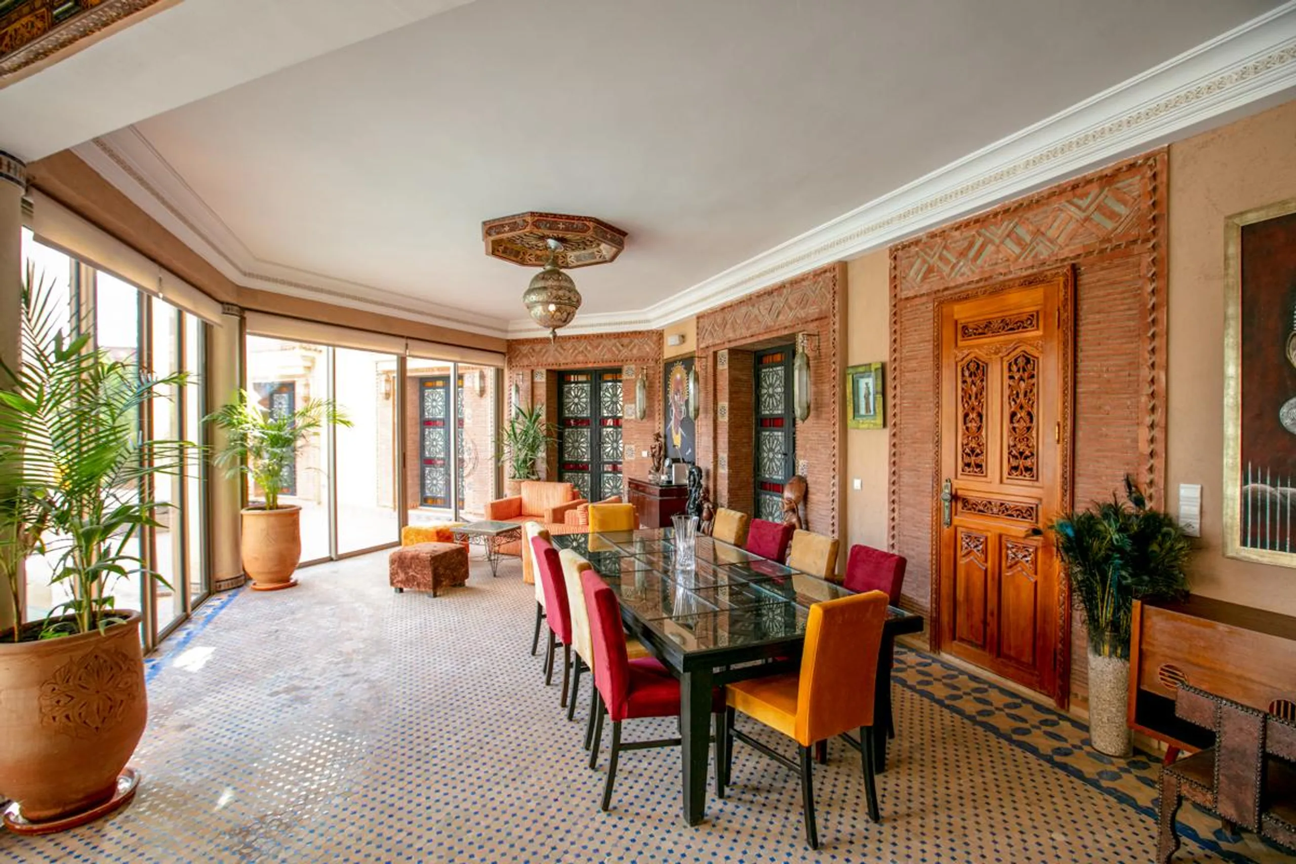 Grandiose Moroccan Villa with Private Pool and Terraces — photograph 6