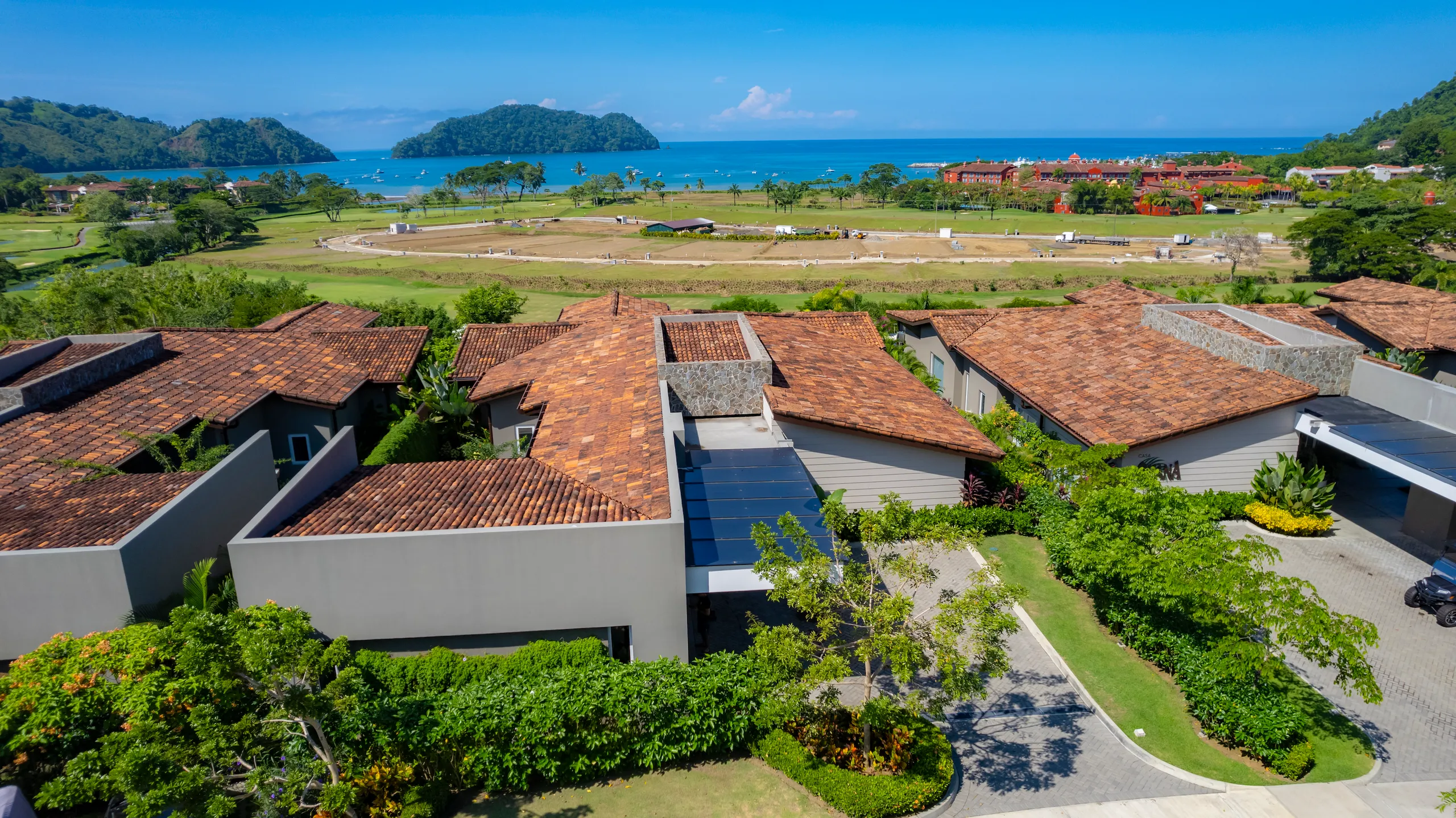 Stunning 6 BDR Los Suenos Villa with Infinity Pool — photograph 8