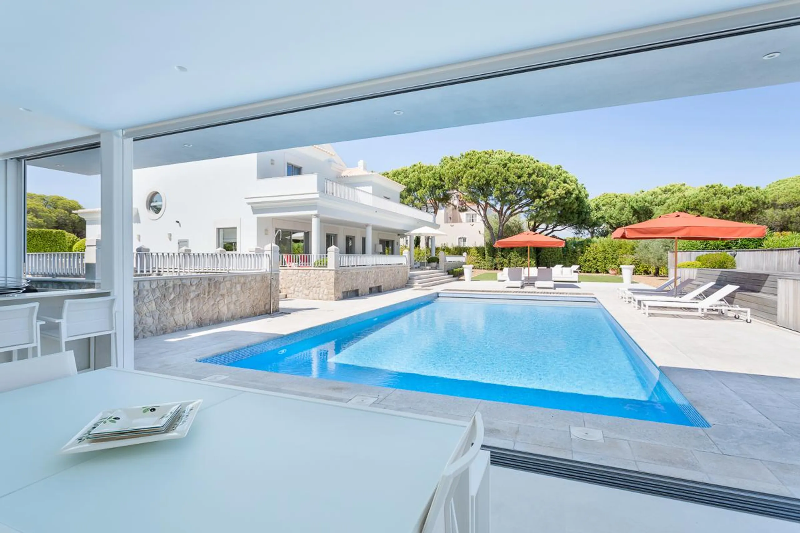 First-class Villa in Quinta do Lago with Private Pool, Jacuzzi and Beaches Nearby — photograph 2