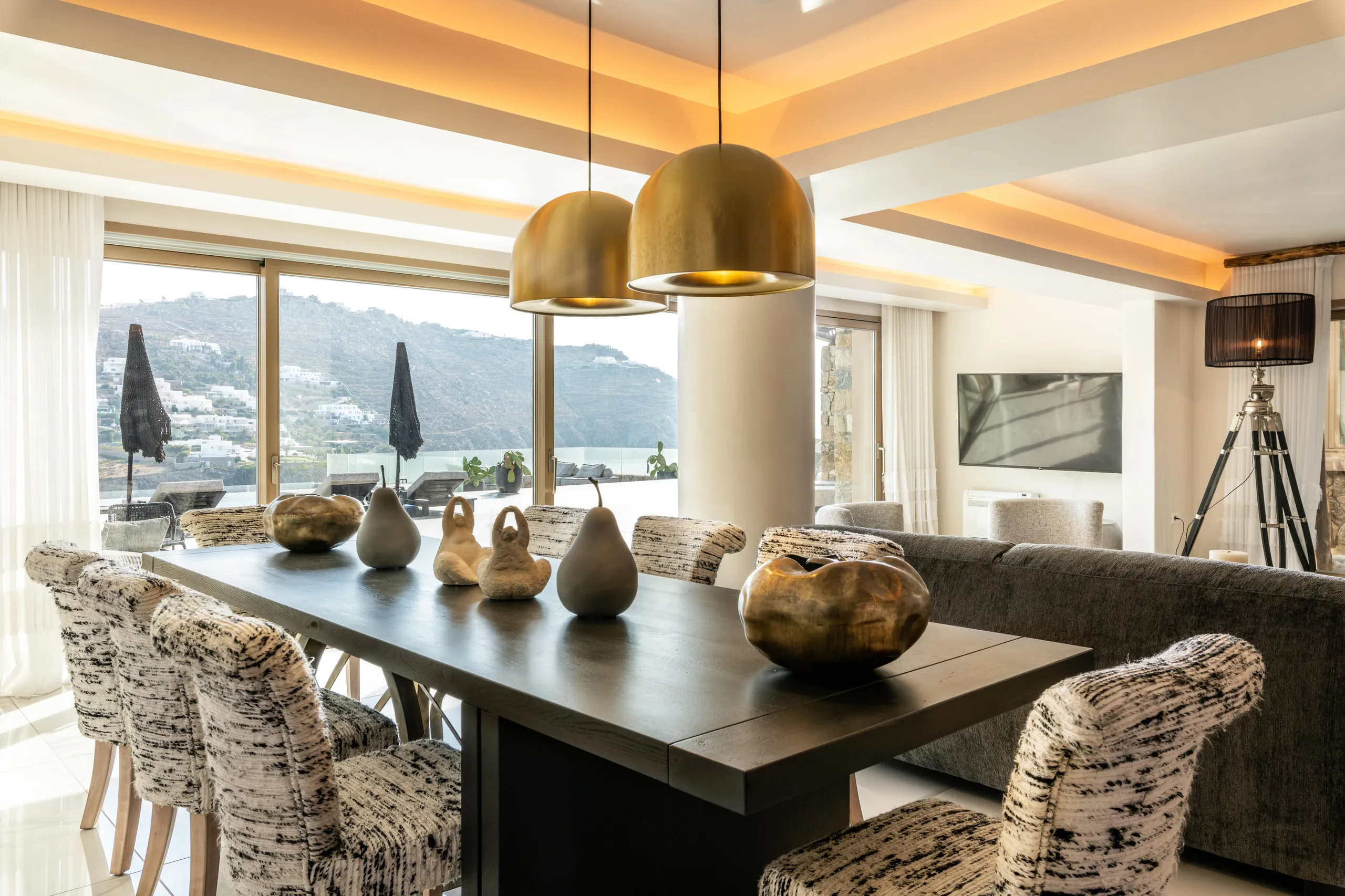 Enchanted Luxury Villa with 11BR, Captivated Ocean Front Retreat — photograph 9