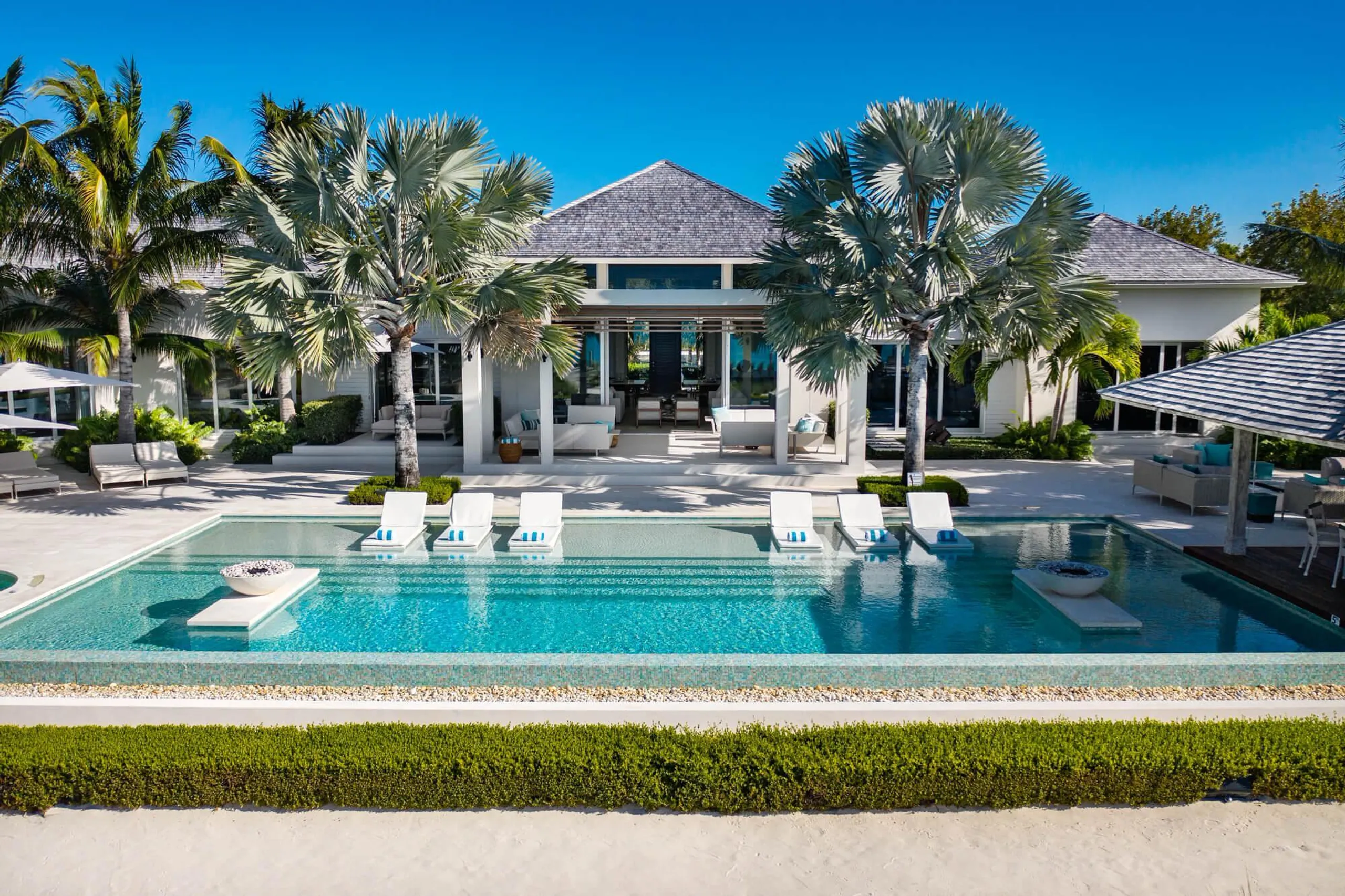 Grace Bay Delight Ultra Luxe Ocean Front Estate with Private Pool — photograph 3