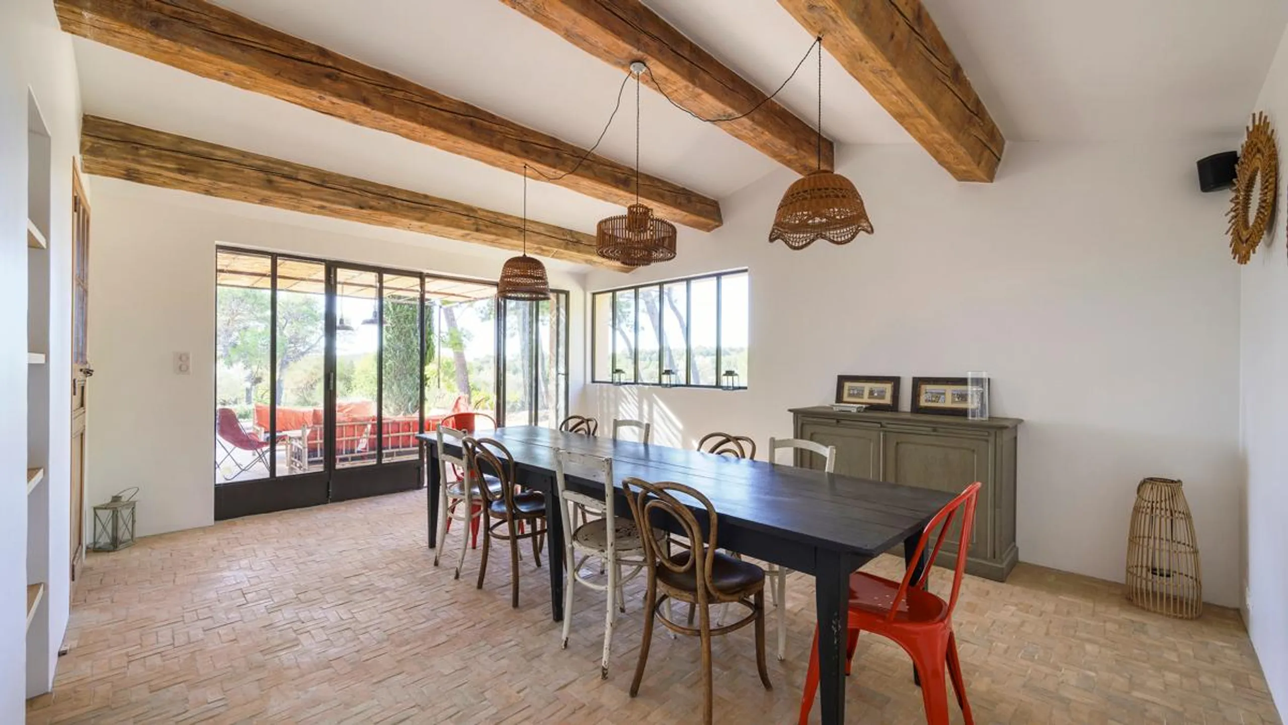 Spacious 7-Bedroom Villa with Heated Pool and Mountain Views — photograph 9