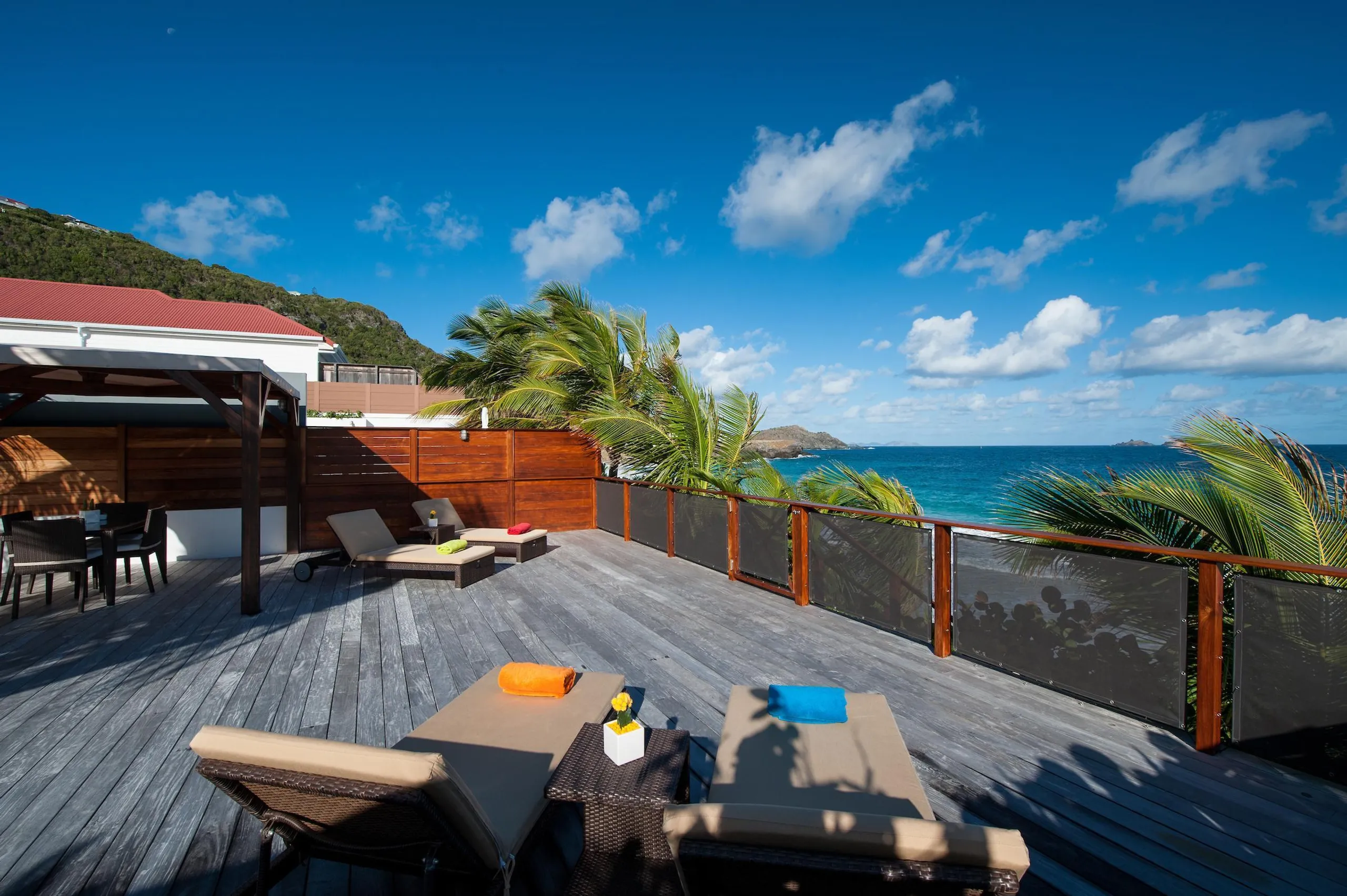 Charming Oceanview Estate with Private Pool and Walks to Beach — photograph 5