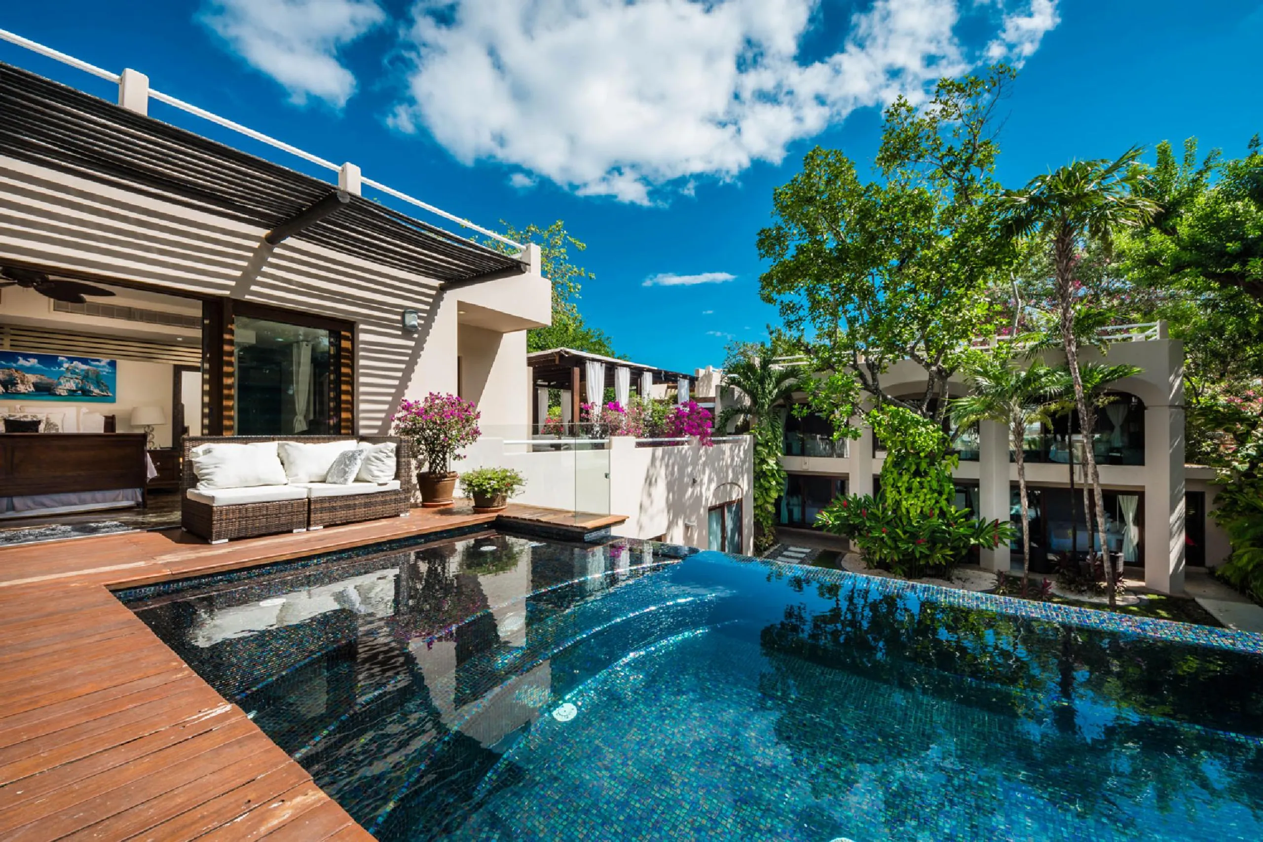 Playa del Carmen Luxury Estate with Multiple Pools and Lush Grounds — photograph 4