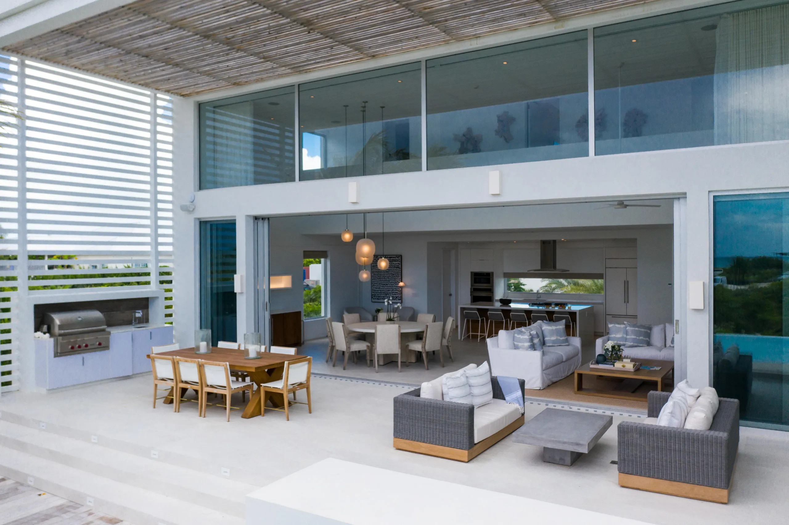 Elegant Luxe Estate in Turks & Caicos with Breathtaking Views of Grace Bay Beach — photograph 7