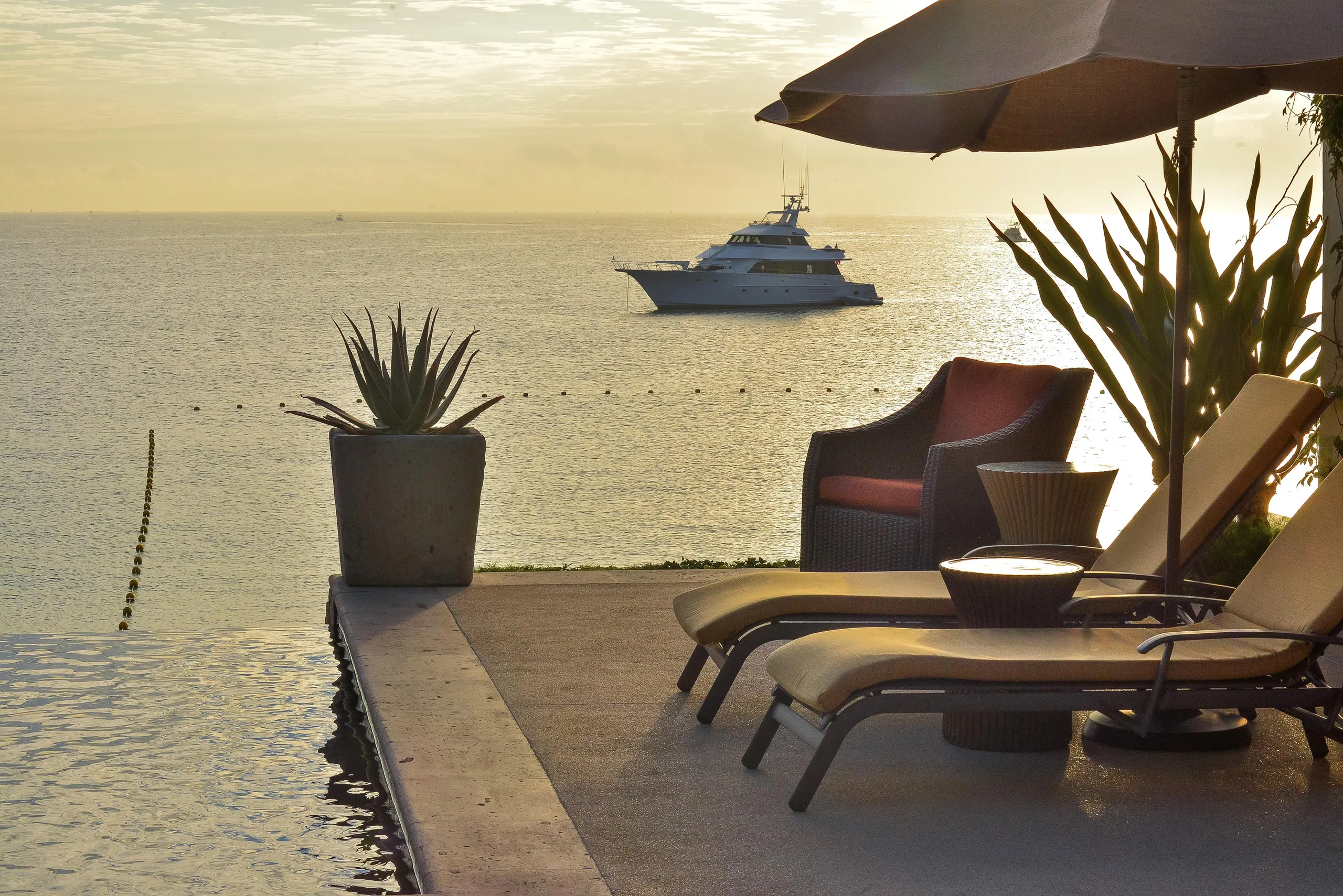 Medano Beachfront Villa with Infinity Pool, Hot Tub and Ocean Views — photograph 10