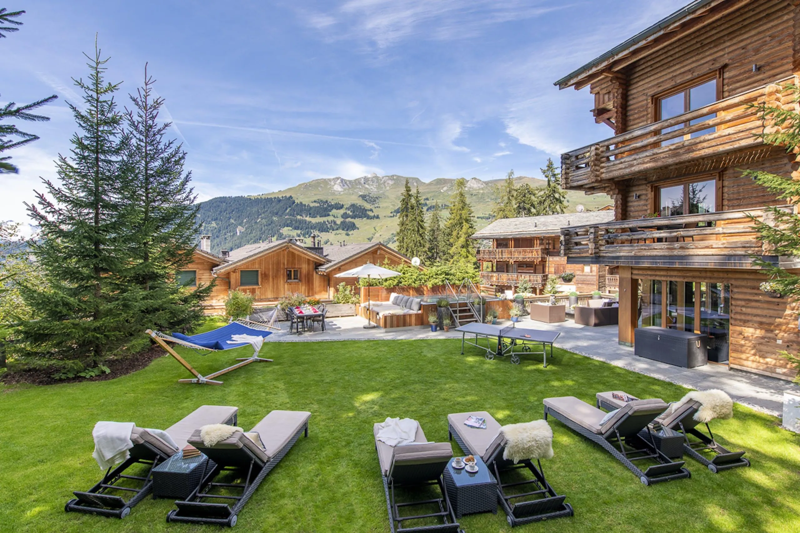 Verbier Mountain Retreat Chalet with Indoor Pool and Gorgeous Mountain Views — photograph 6