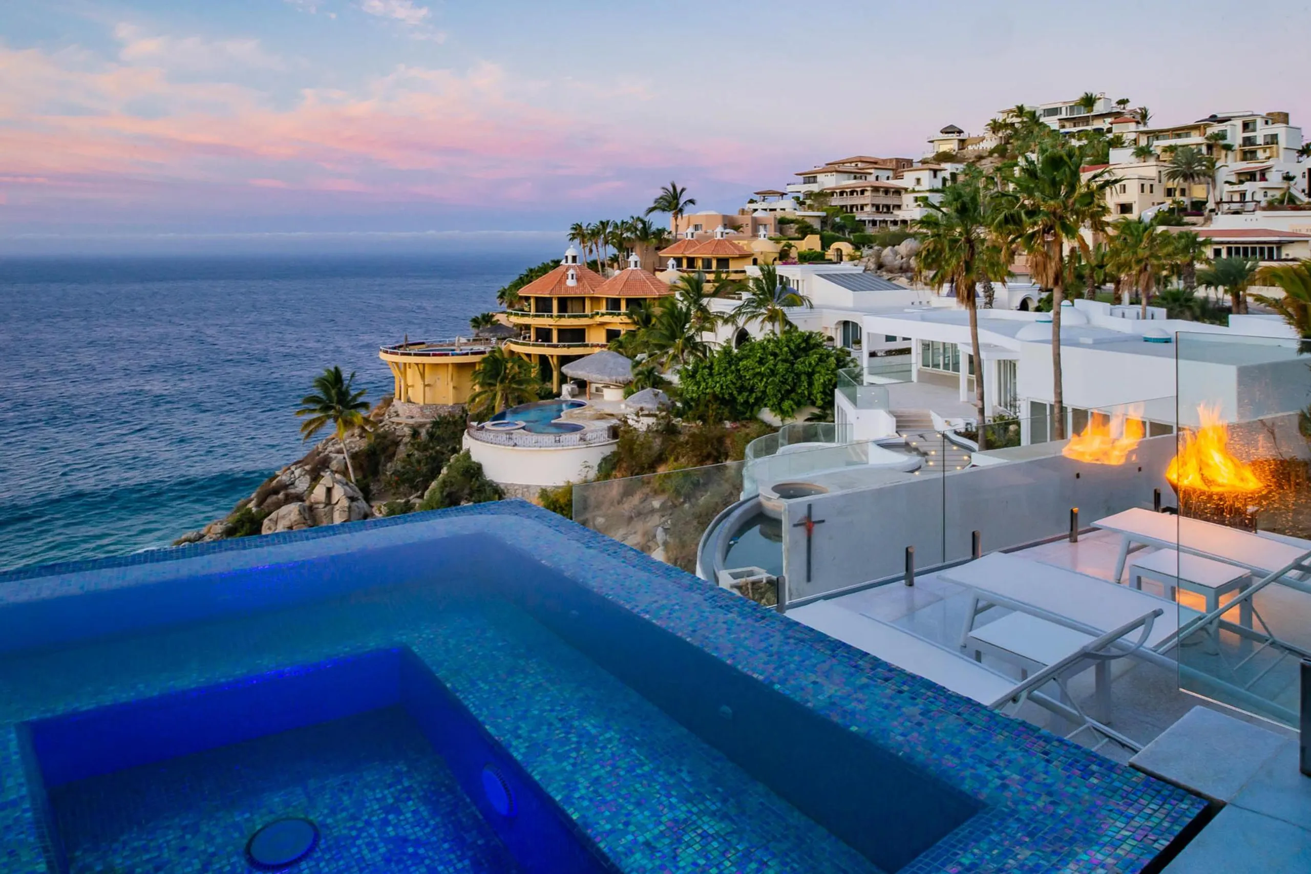Contemporary Hillside Pedregal Estate with Infinity Pool and Ocean Views, Pedregal