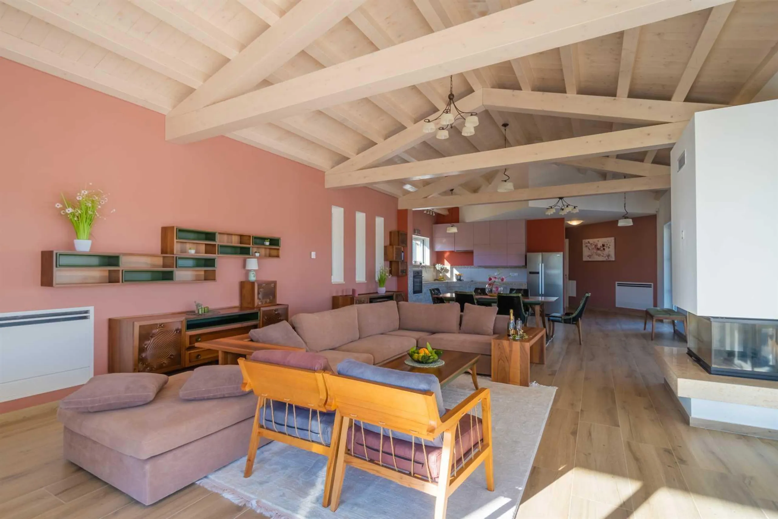 Charming 5-Bedroom Villa with Pool Surrounded by Orchards in Quiet Istrian Village — photograph 7