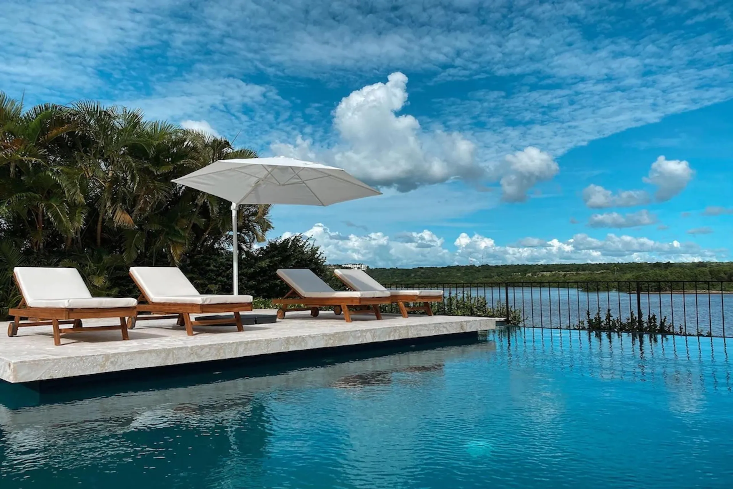 Elegant Chavón River Villa with Ocean Views, Pool & Full Staff — photograph 4
