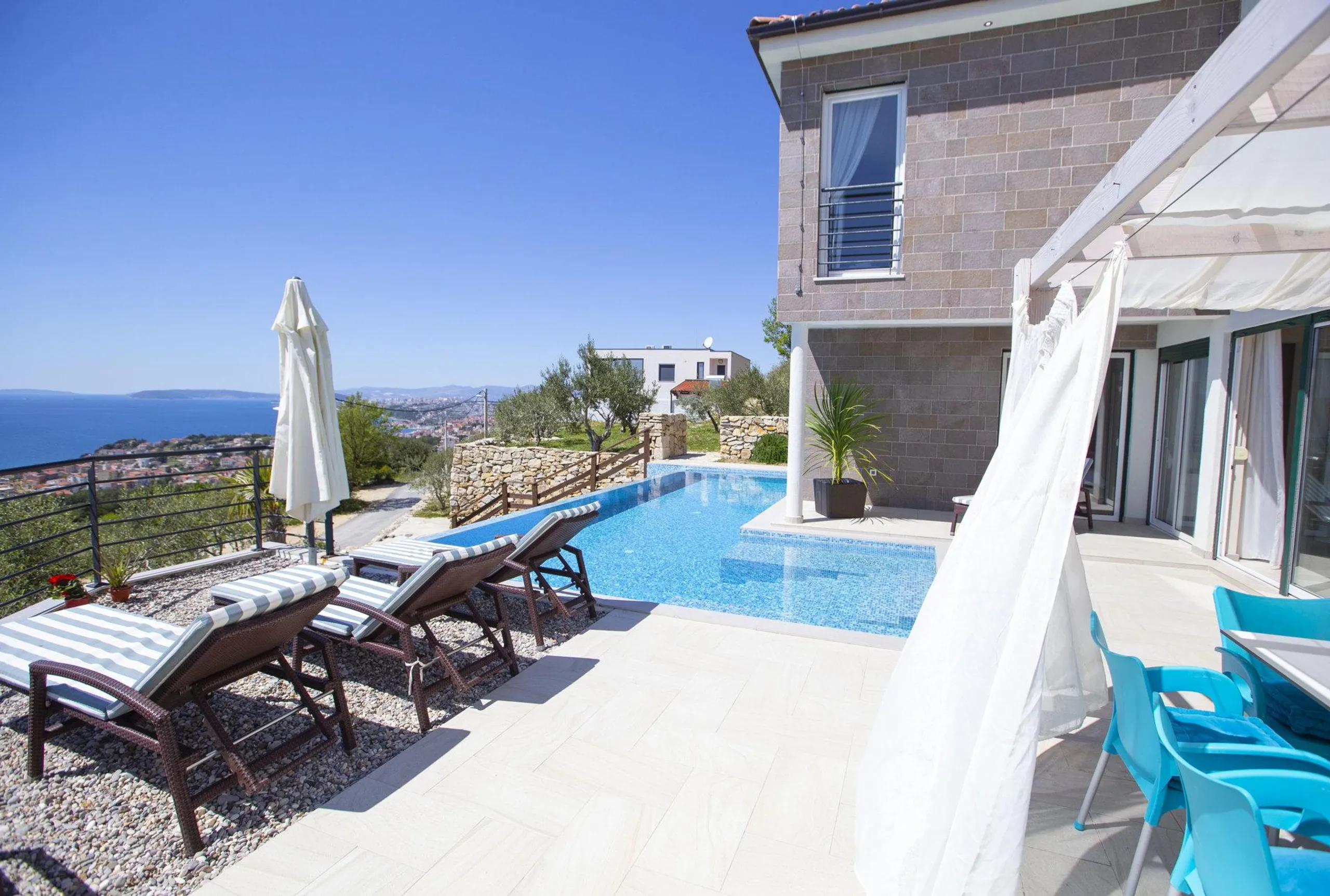 Relaxing Mediterranean Villa with Private Pool and Sea Views — photograph 8