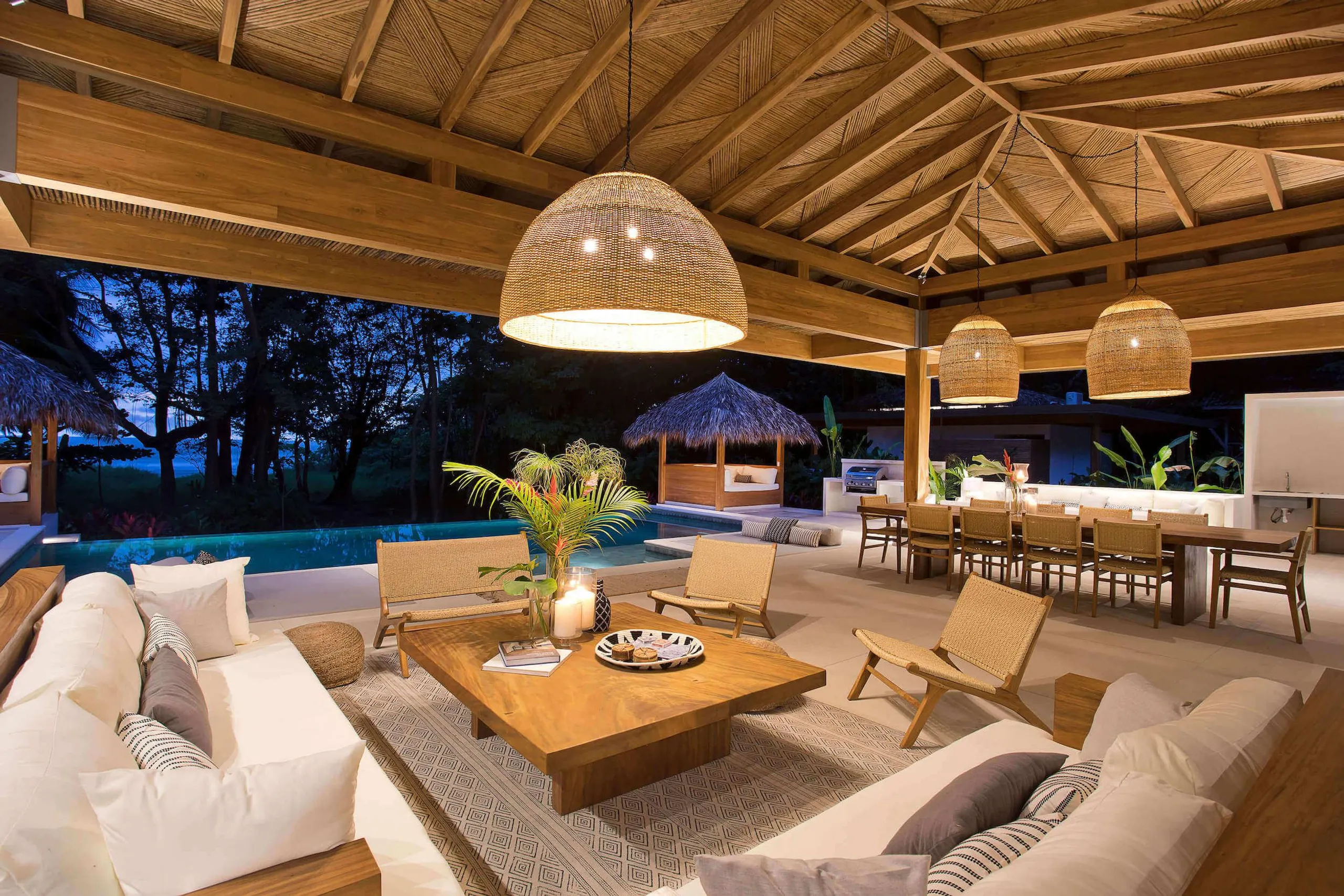 Stunning Beachfront Villa with Private Pool and Ocean Views — photograph 4