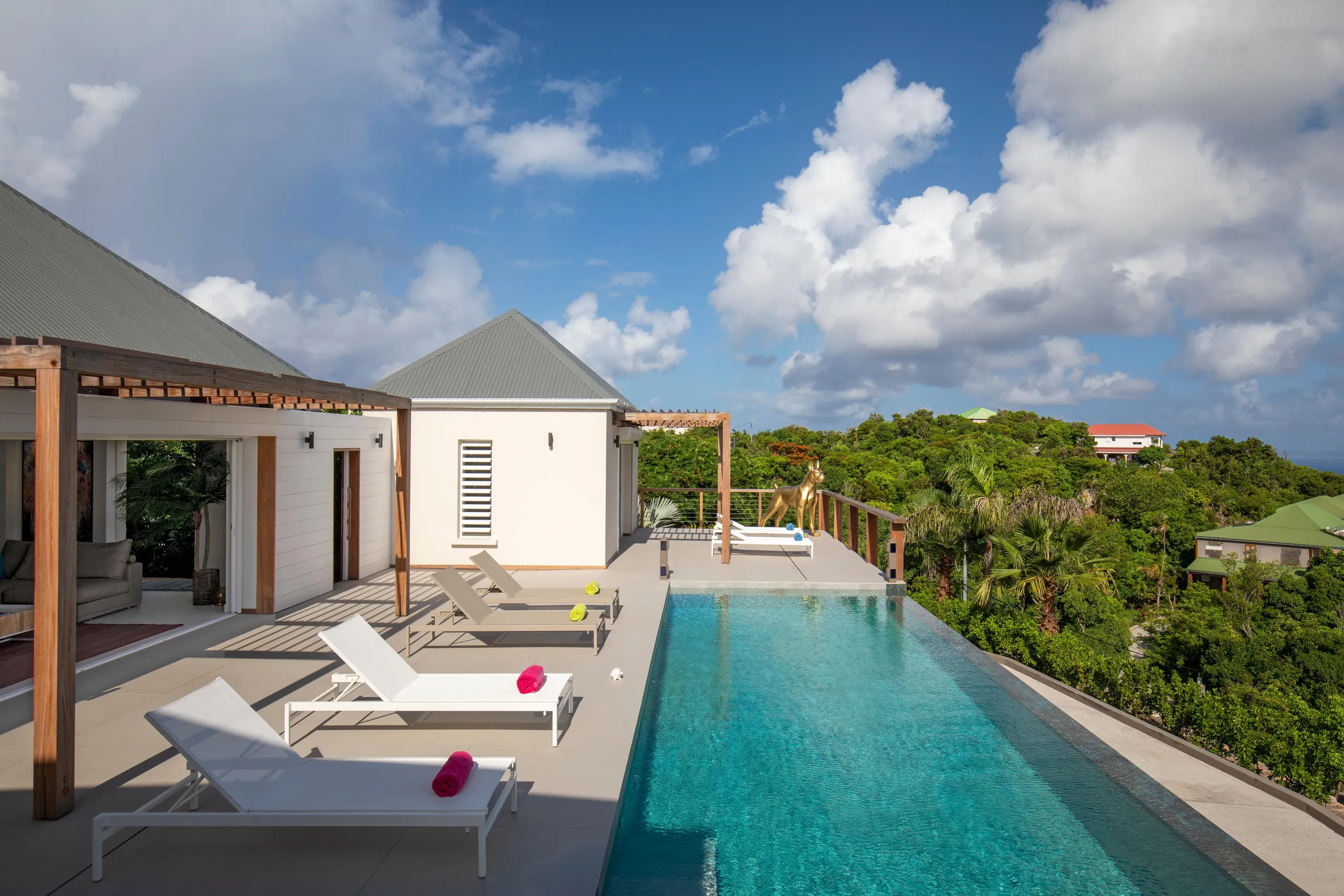 Lavish Seaview Villa with Infinity Pool and Fitness Room, Lurin