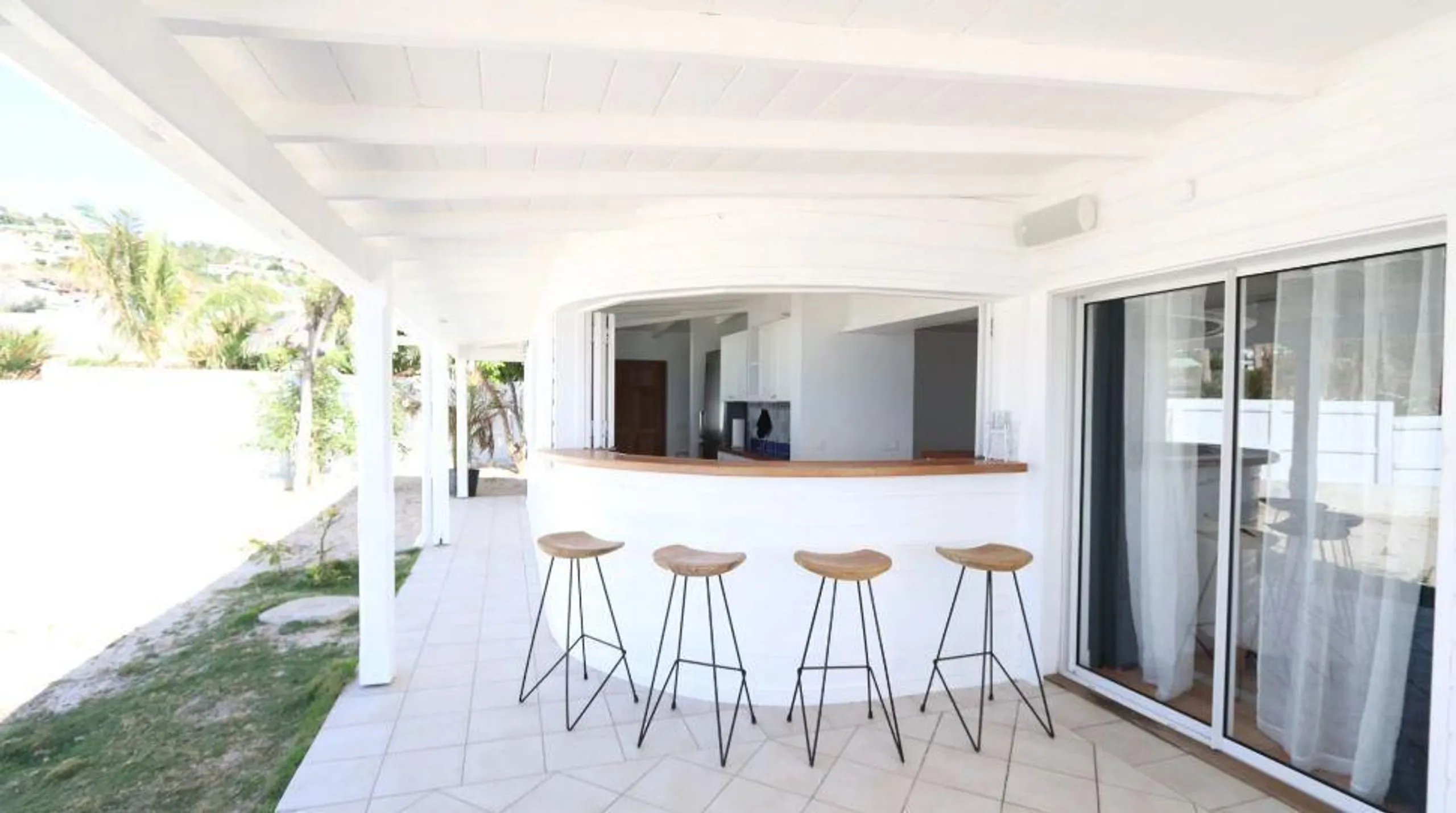 Relaxing Oasis Villa with Ocean Views and a Jacuzzi in St. Barths — photograph 6