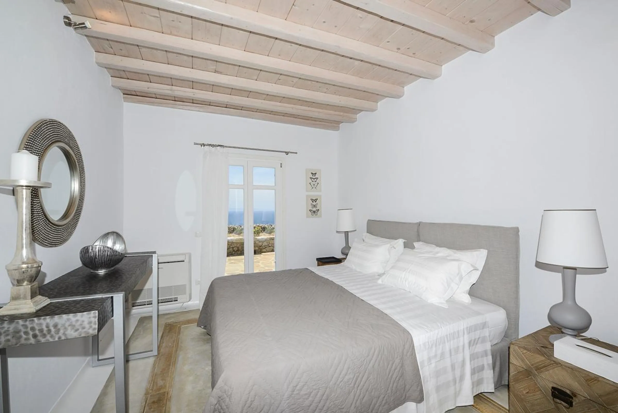 Marvelous Minimalist Villa with Private Pool and Sea Views — photograph 9