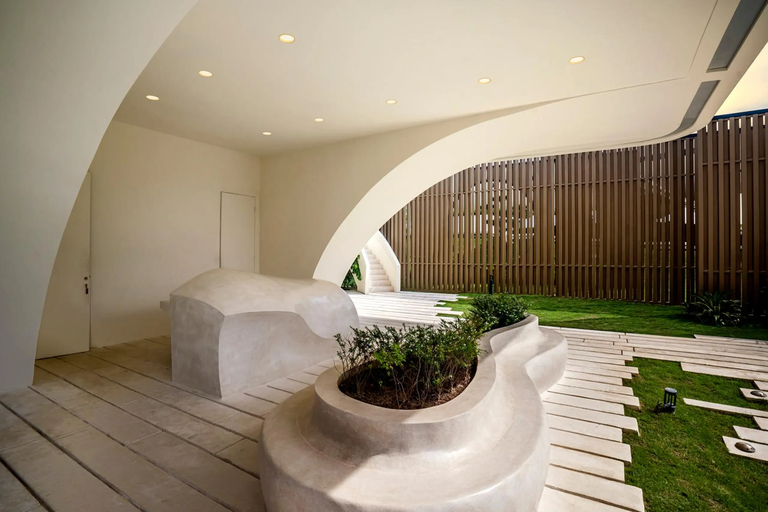 World's First Luxury Villa on Bali's Cliff with Private Infinity Pool, Sky-high Views and Ocean Views — photograph 7