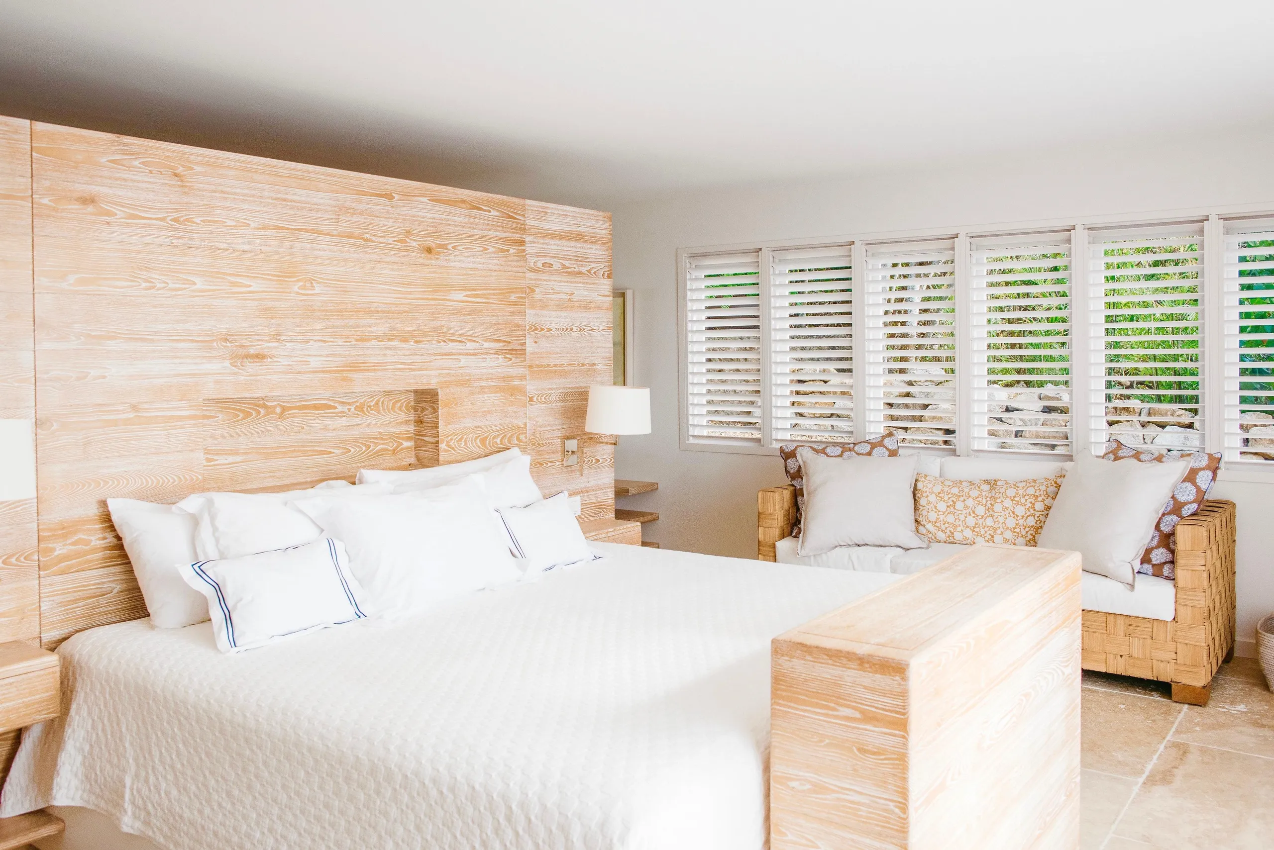 Exquisite Seaside Villa with Private Pool and Ocean Views — photograph 11