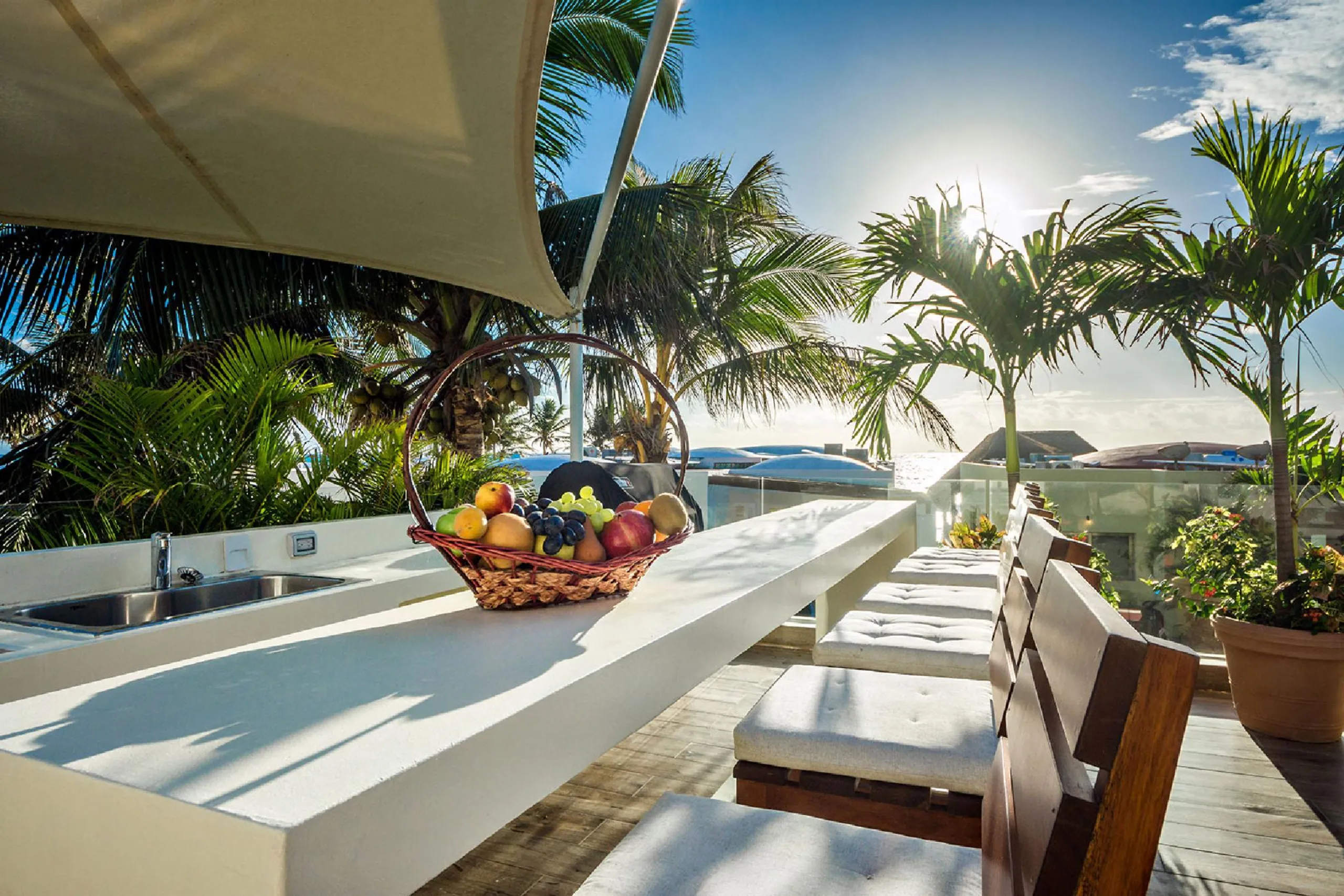 Luxury Playa del Carmen Villa with Infinity Pool and Ocean Views — photograph 3